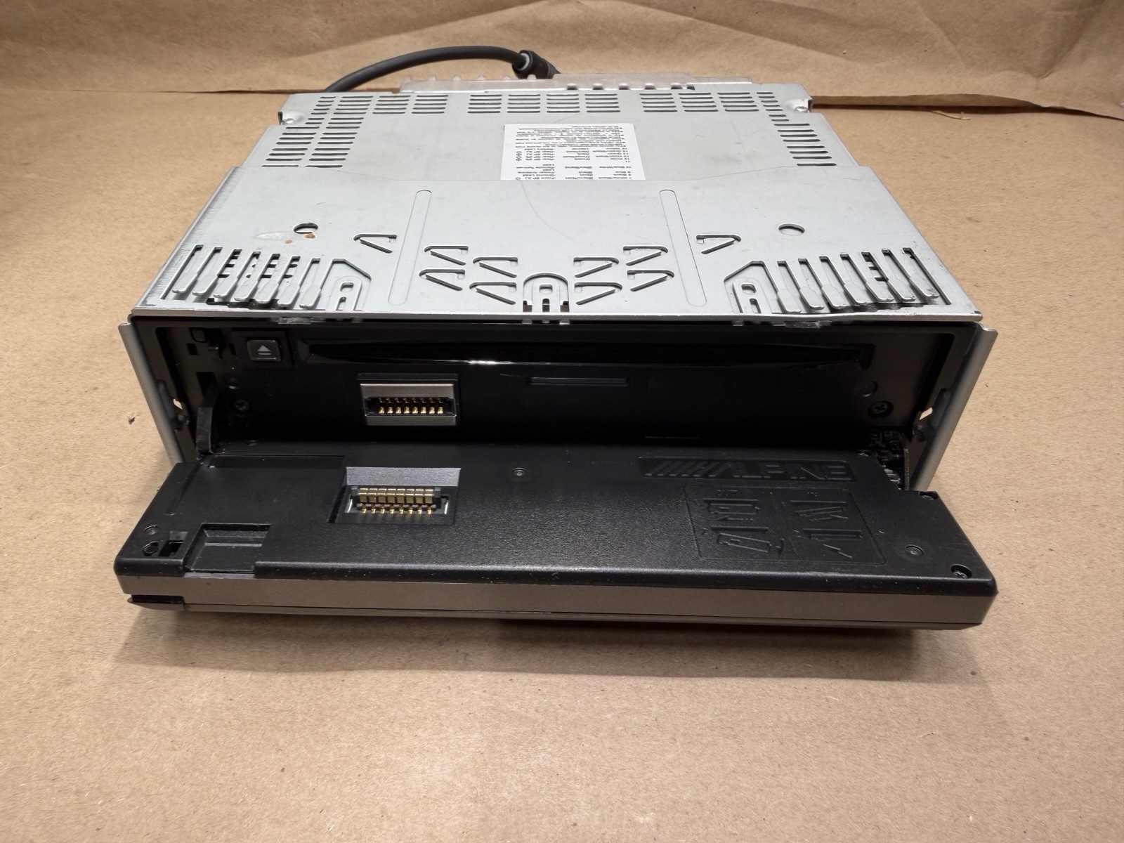 Alpine Car Radio CD MP3 WMA AAC HD Sat Ai-NET Ready CDA-9883 *Missing Knob*
