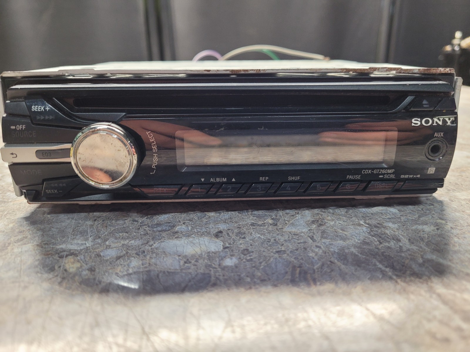 Sony CDX-GT260MP Car Stereo FM/AM CD Player MP3 Aux Tested And Working