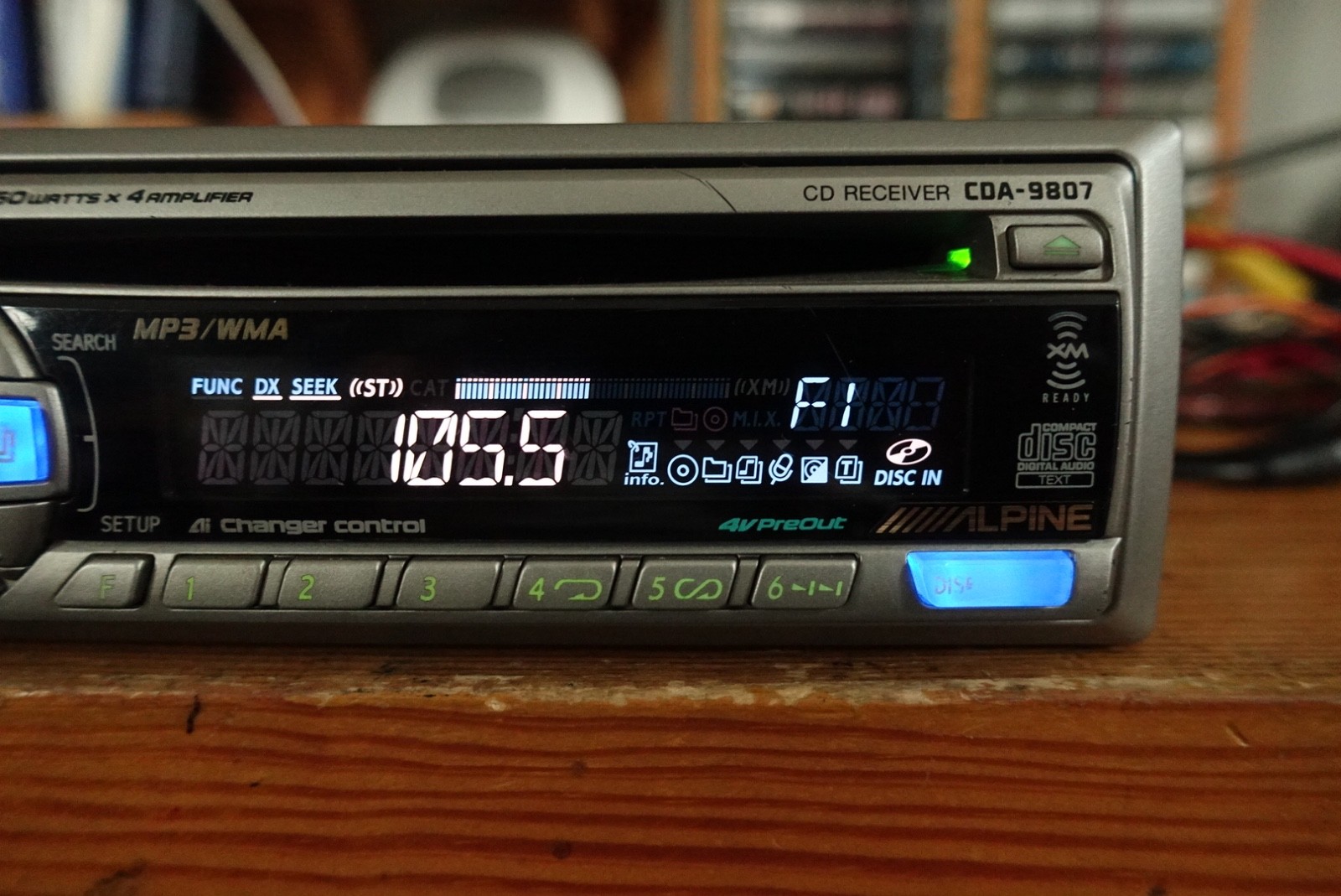 Alpine CDA-9807. CD/Fm108/Aux-Bluetooth Player.