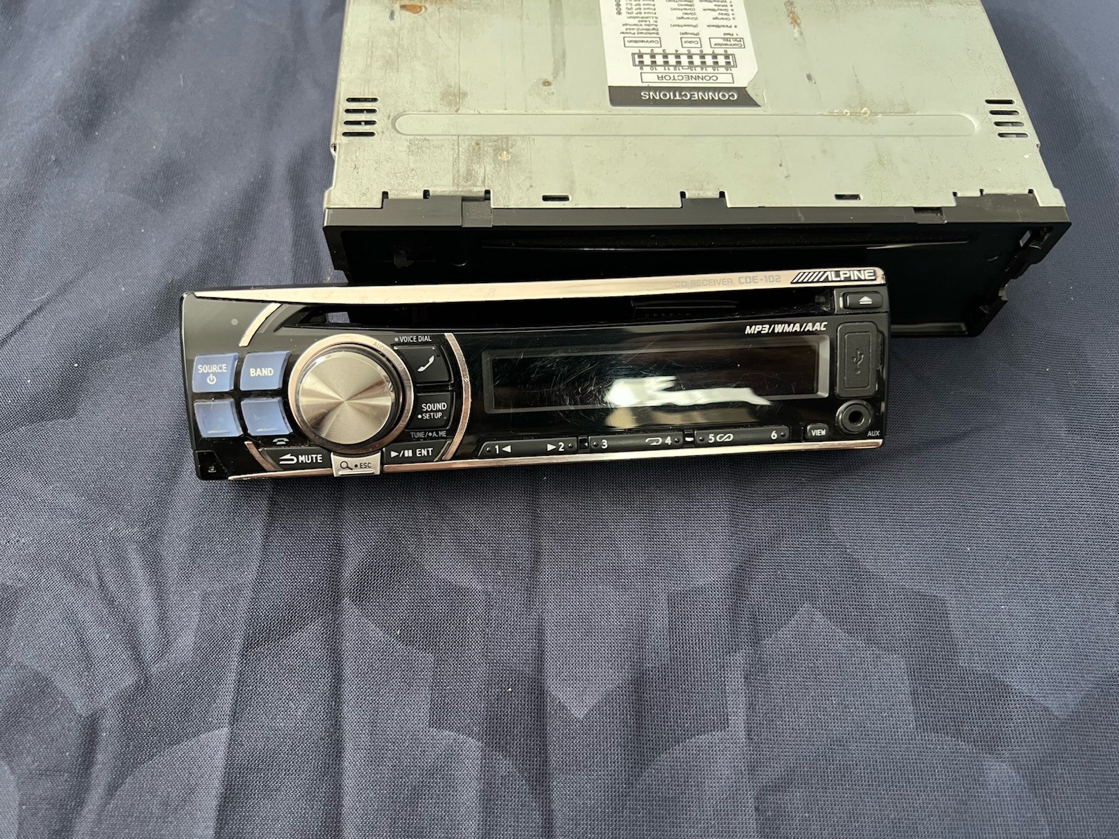 ⭐️Pre-Owned,TESTED⭐️ Alpine CD| AM/FM| AUX -(CDE-102)