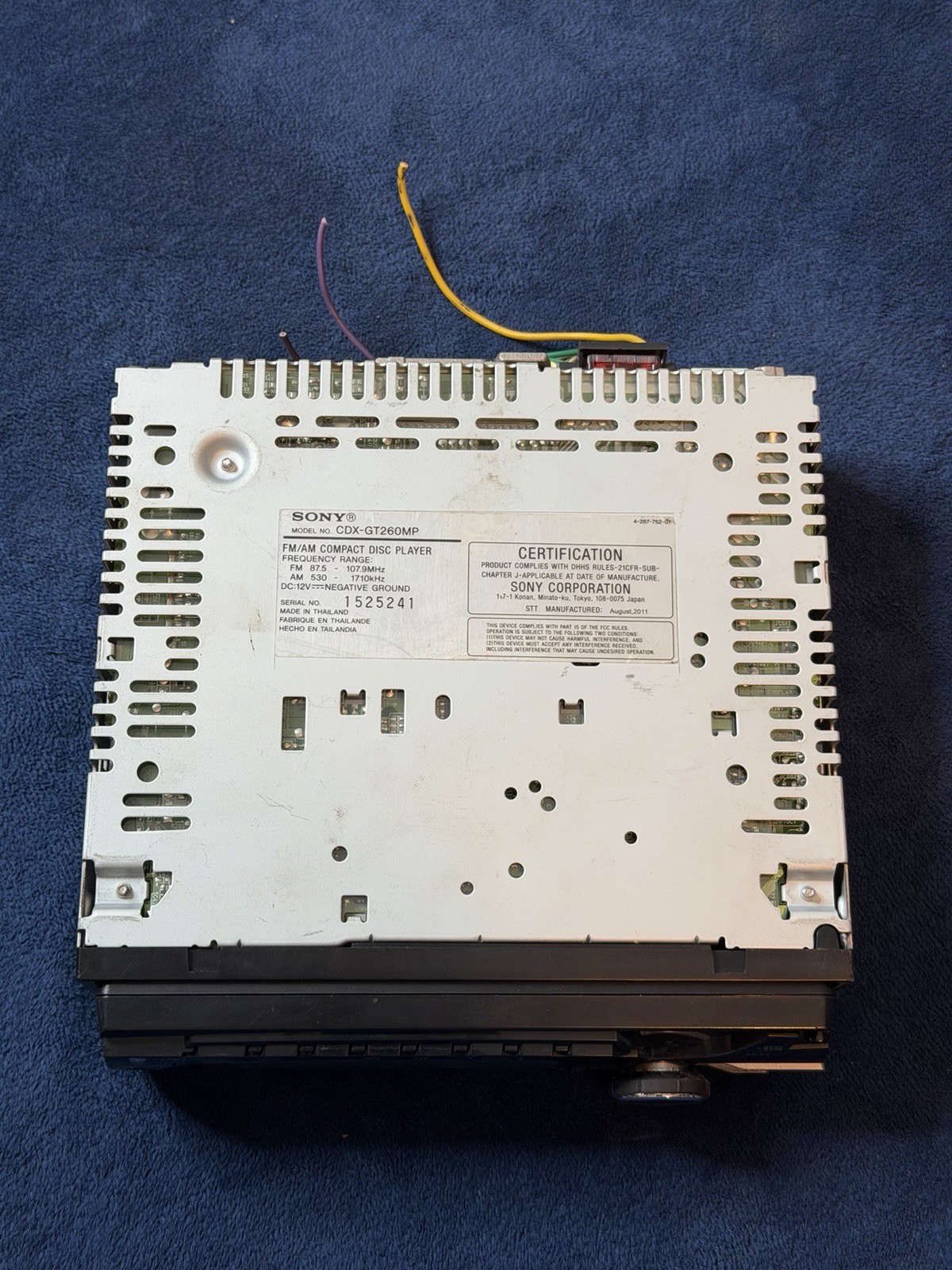 Vtg Sony CDX-GT260MP car CD and MP3 (WHOLE UNIT) Tested Working