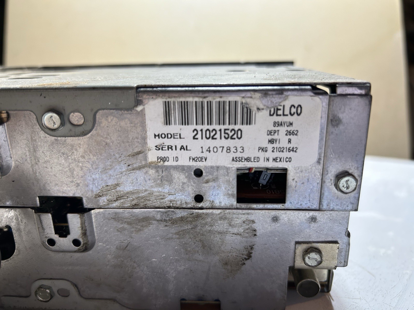 GM DELCO SATURN OEM In-Dash AM/FM Radio Cassette Player # 21021520 VTG