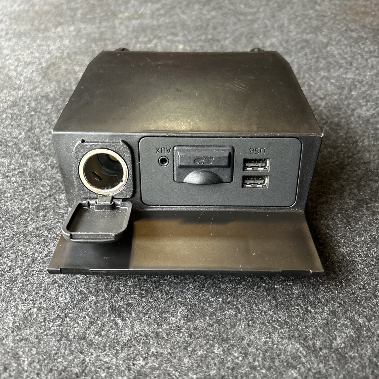 MAZDA 3 2.0 PETROL 2016 AUX USB CONNECTION UNIT BHN2-644A1