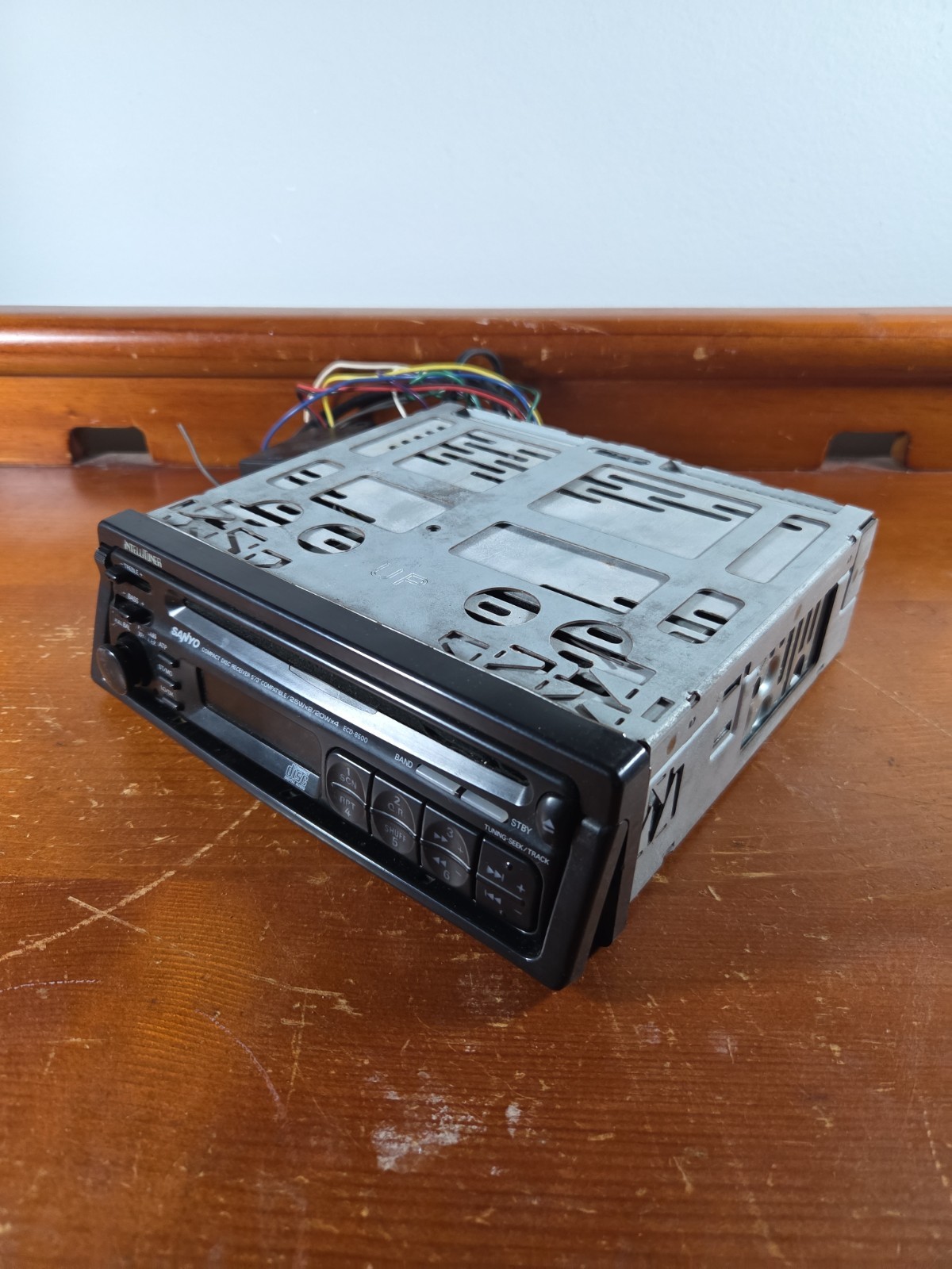 Sanyo ECD-8500 Pull-Out Car Stereo CD Player AM/FM Radio Rare Untested
