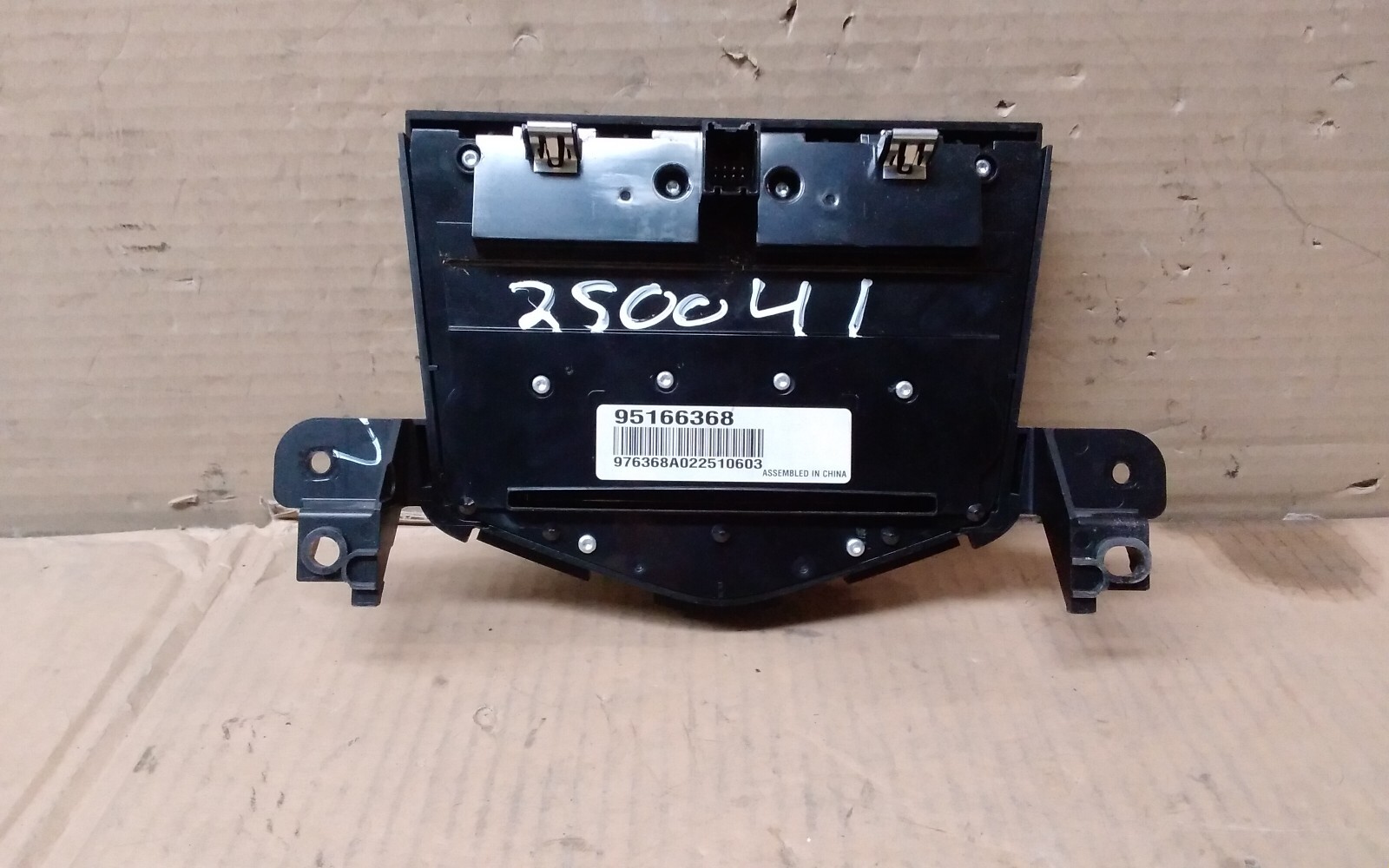 2013 CHEVY CRUZE RADIO CONTROL PANEL AM-FM-SINGLE CD-MP3-USB ID-95166368