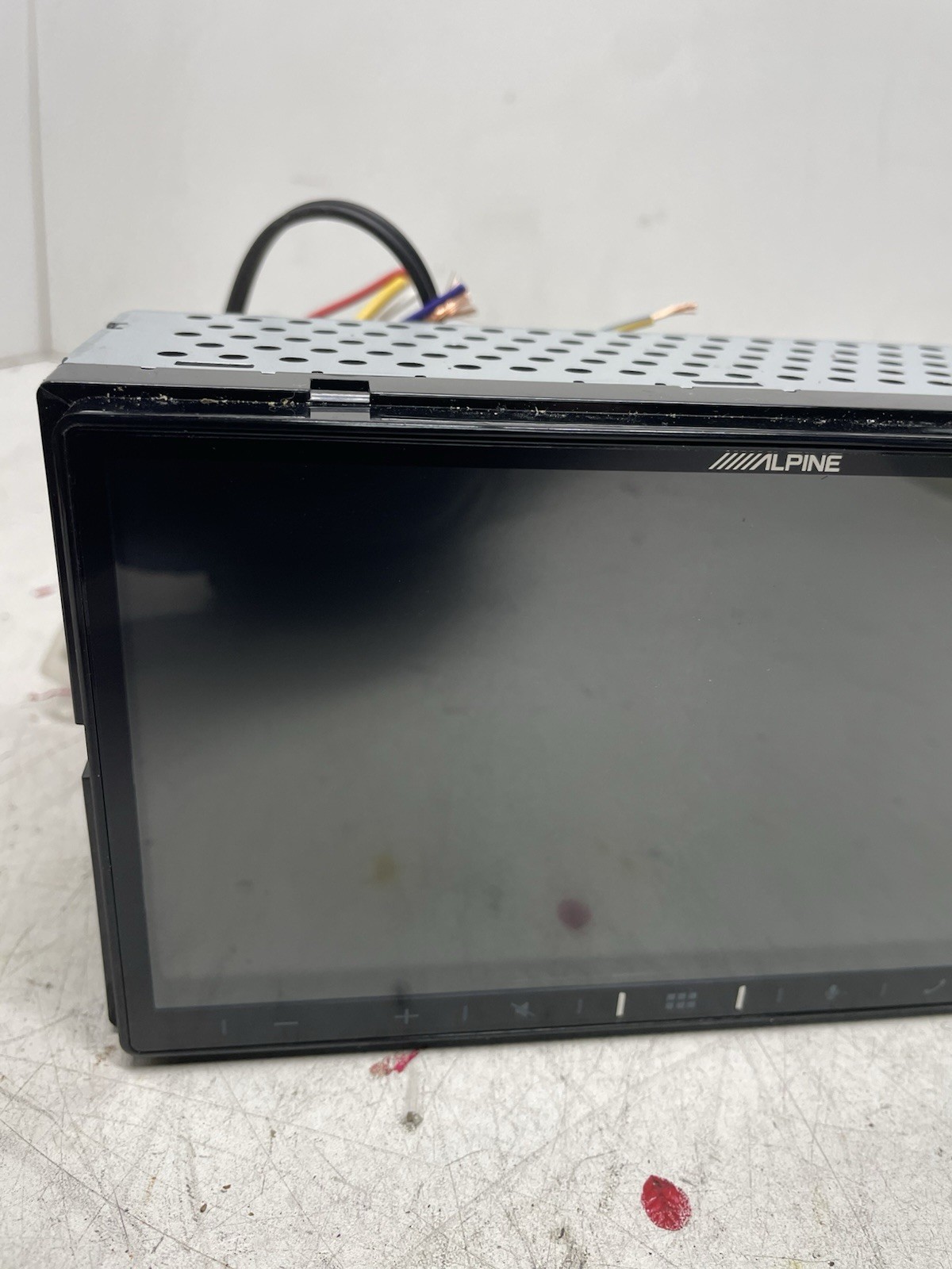 Alpine iLX-W650 2-DIN Car Stereo – Free Shipping