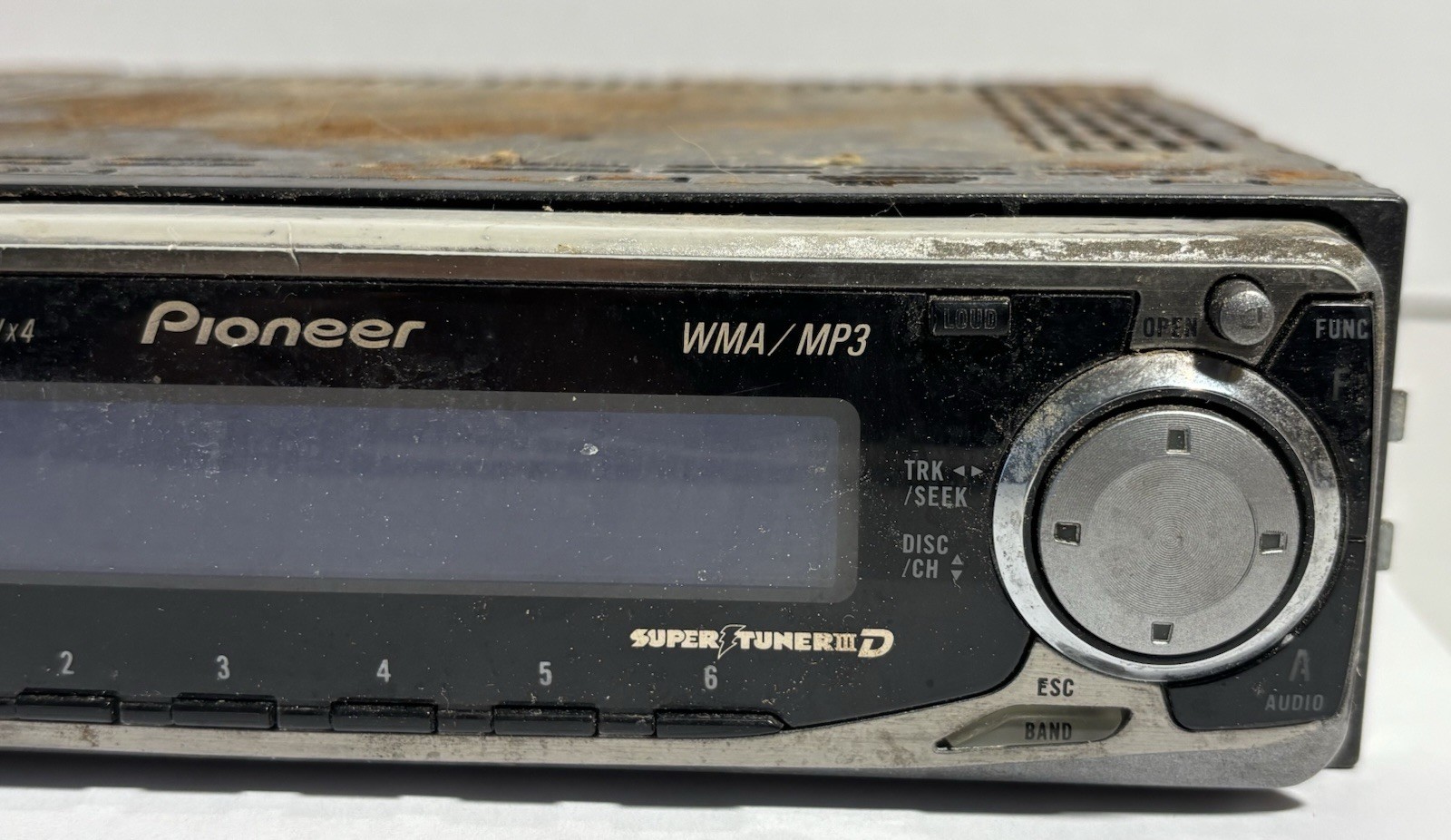Pioneer DEH-P4600MP CD Player In Dash Receiver 50W x 4 UNTESTED PARTS OR REPAIR