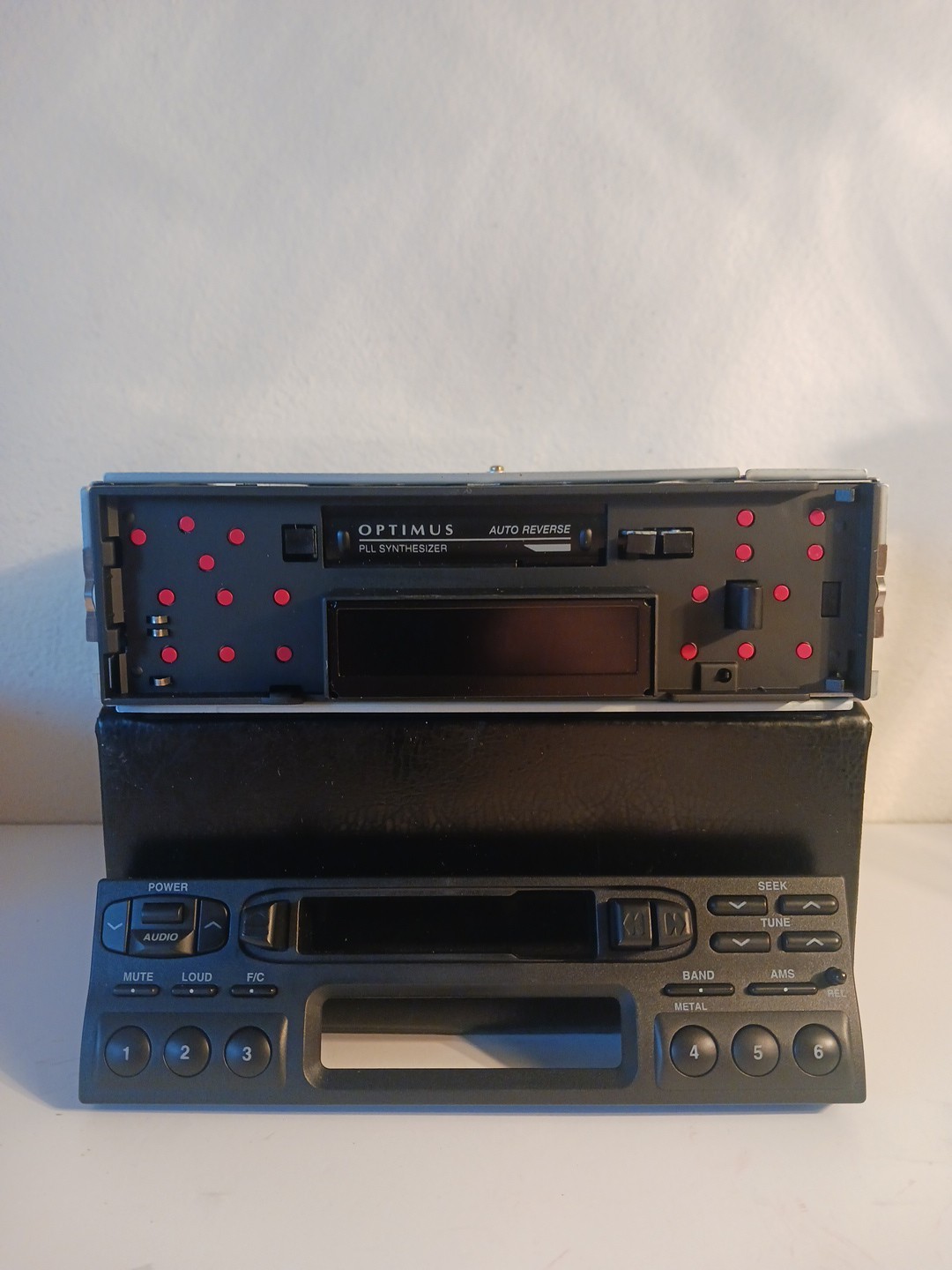 Optimus High Power In-Dash Am/Fm Stereo Cassette W/Detachable Face No. 12-2113