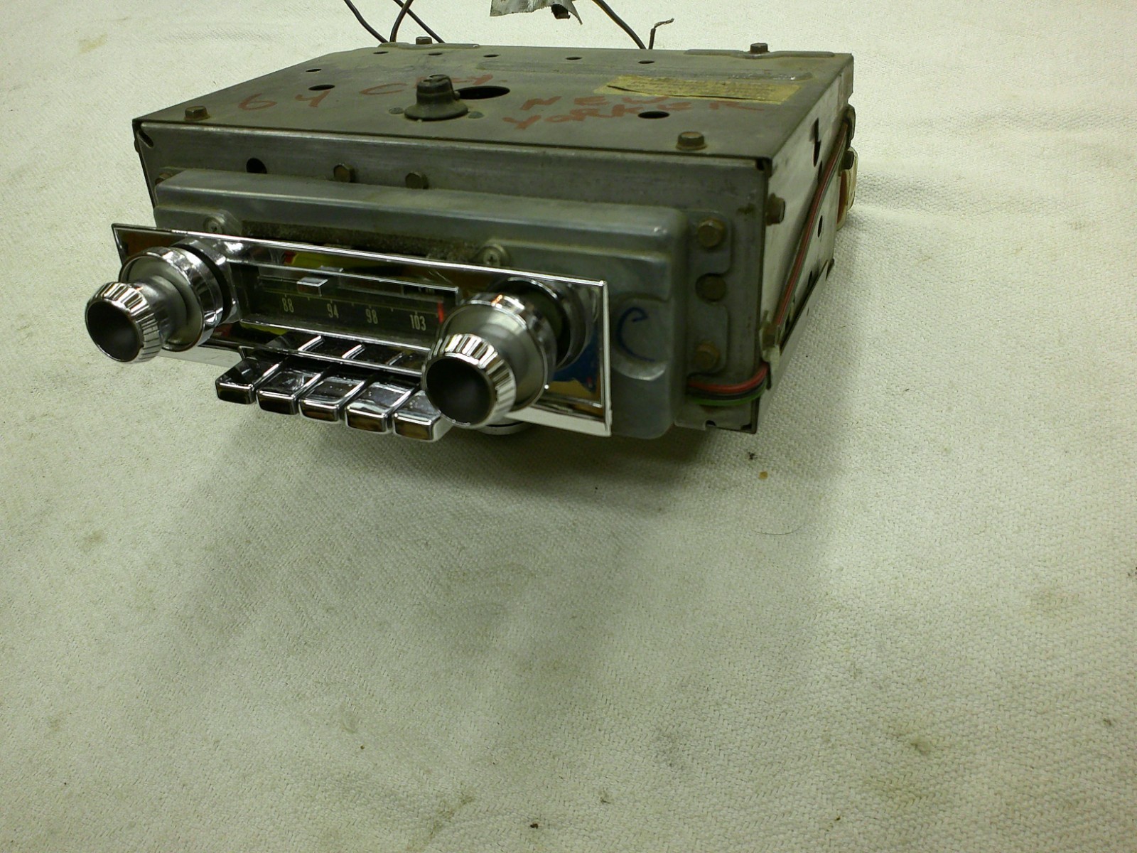 1964 NEW YORKER AM FM RADIO OEM USED CHRYSLER