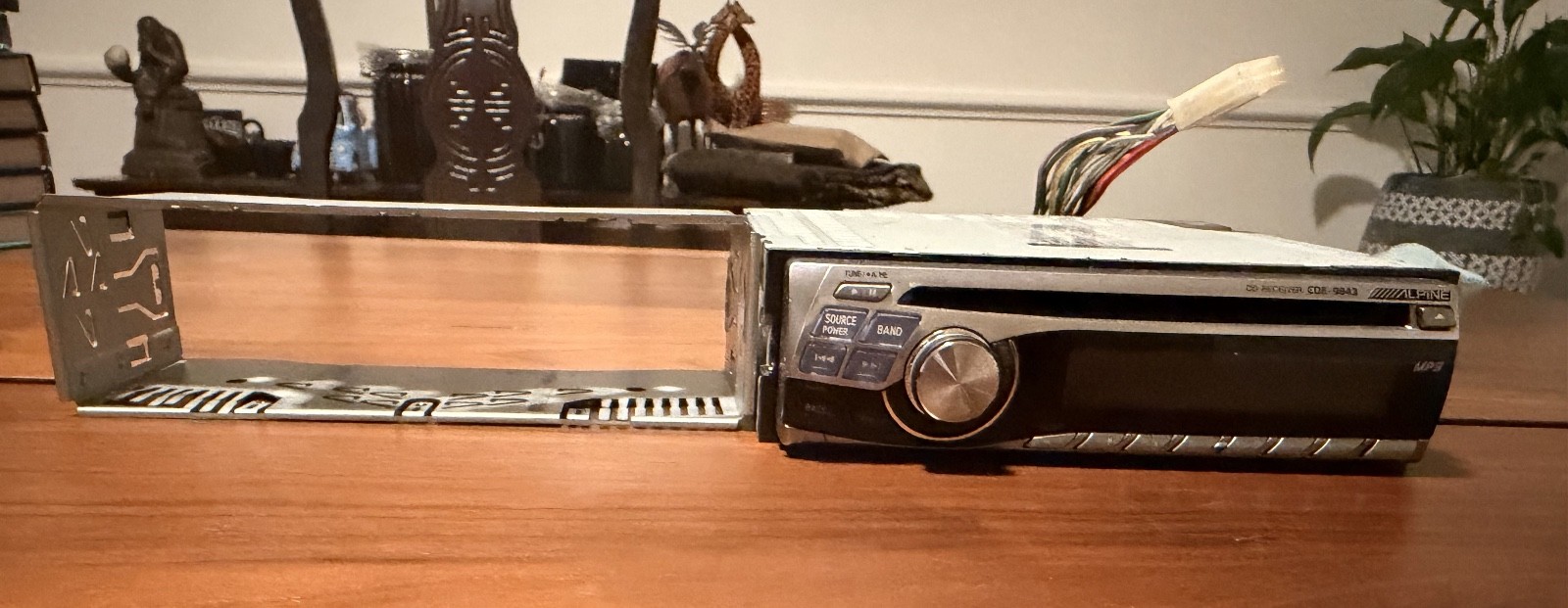 ALPINE CDE-9843 Detachable Face In Dash CD Player Car Radio MP3 Receiver *WORKS*
