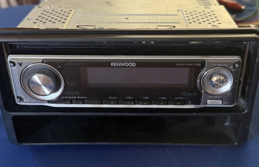 Kenwood KDC-MP732 Classic Radio Tested