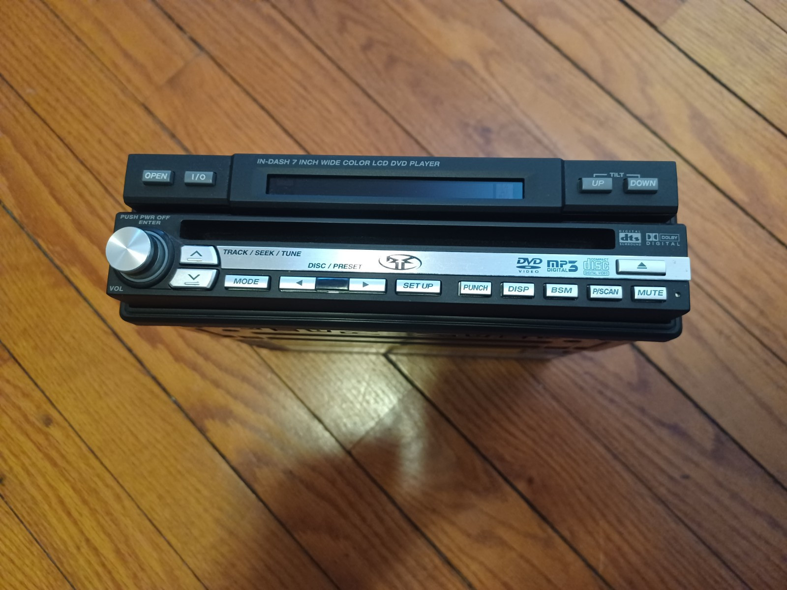RARE OLD SCHOOL ROCKFORD FOSGATE RAVDVD2 7 INCH LCD CD/DVD PLAYER – READ DESCRIP