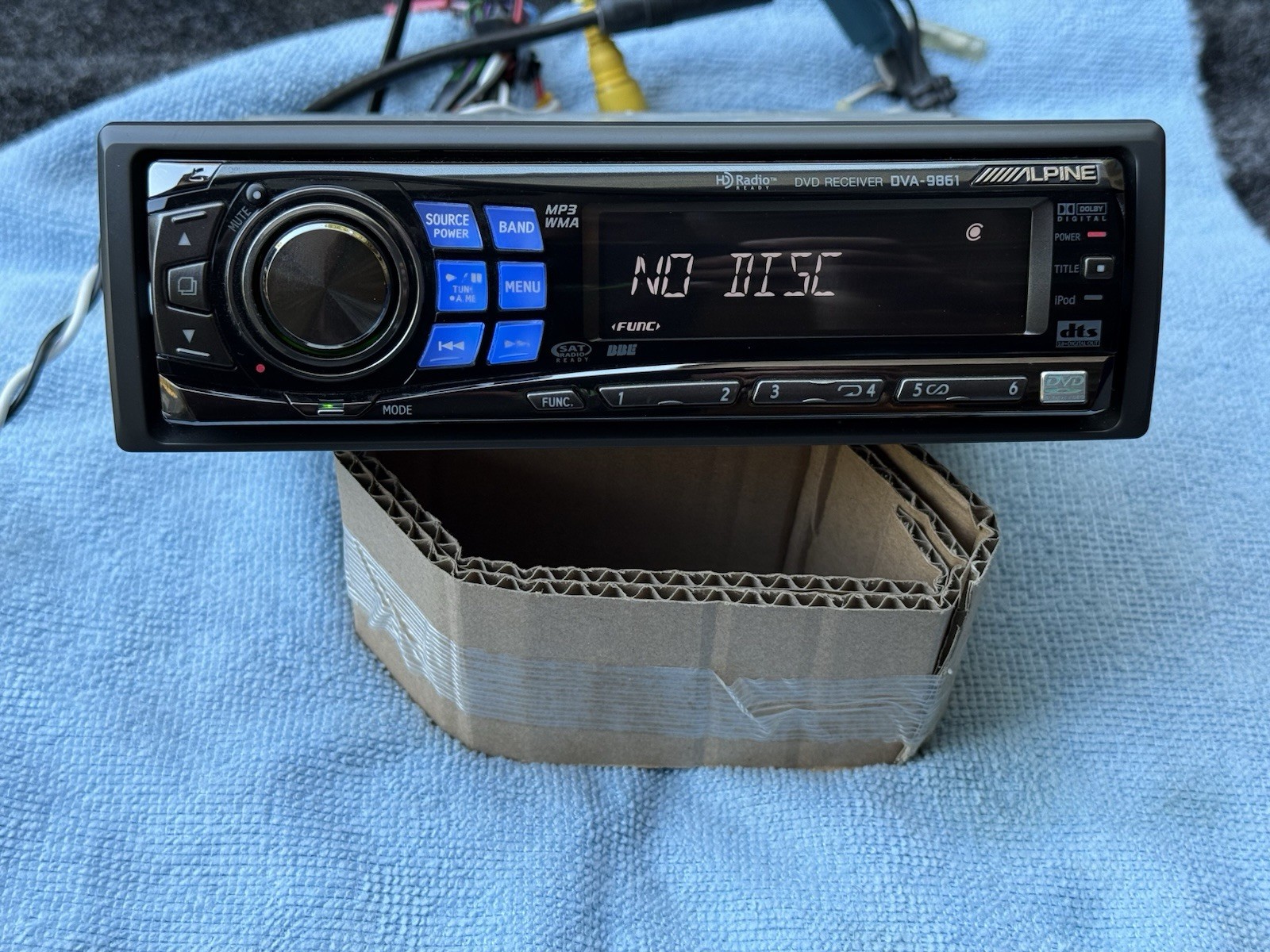 Alpine DVA-9861 DVD/CD/MP3 Player In-Dash US-Market