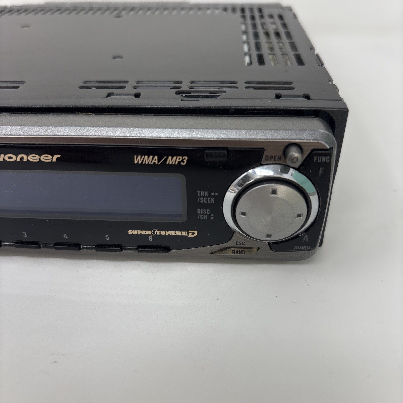PIONEER BLUETOOTH CAR AUDIO STEREO CD OLD SCHOOL DEH-P4600MP EQ SUB VINTAGE RARE