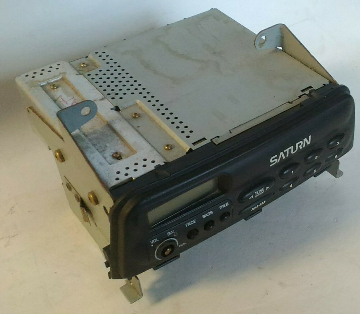 Saturn AM/FM In Dash OEM Radio Delco 21023479 General Motors