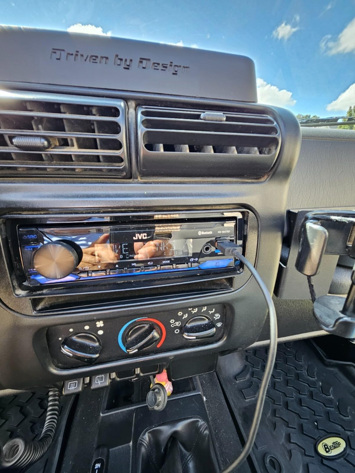 KD-SX27BT Bluetooth Car Stereo: 100W Digital Receiver with USB Charging