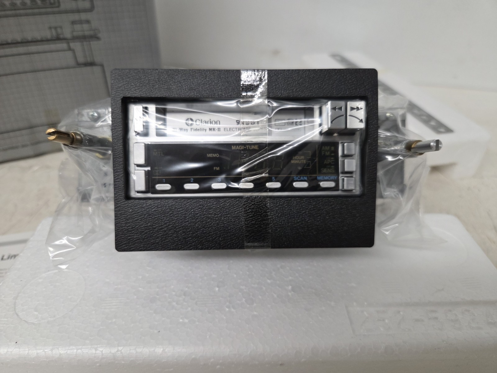 Vintage NOS Clarion 9300T AM/FM Stereo Cassette Tuner Shaft Mount Old School