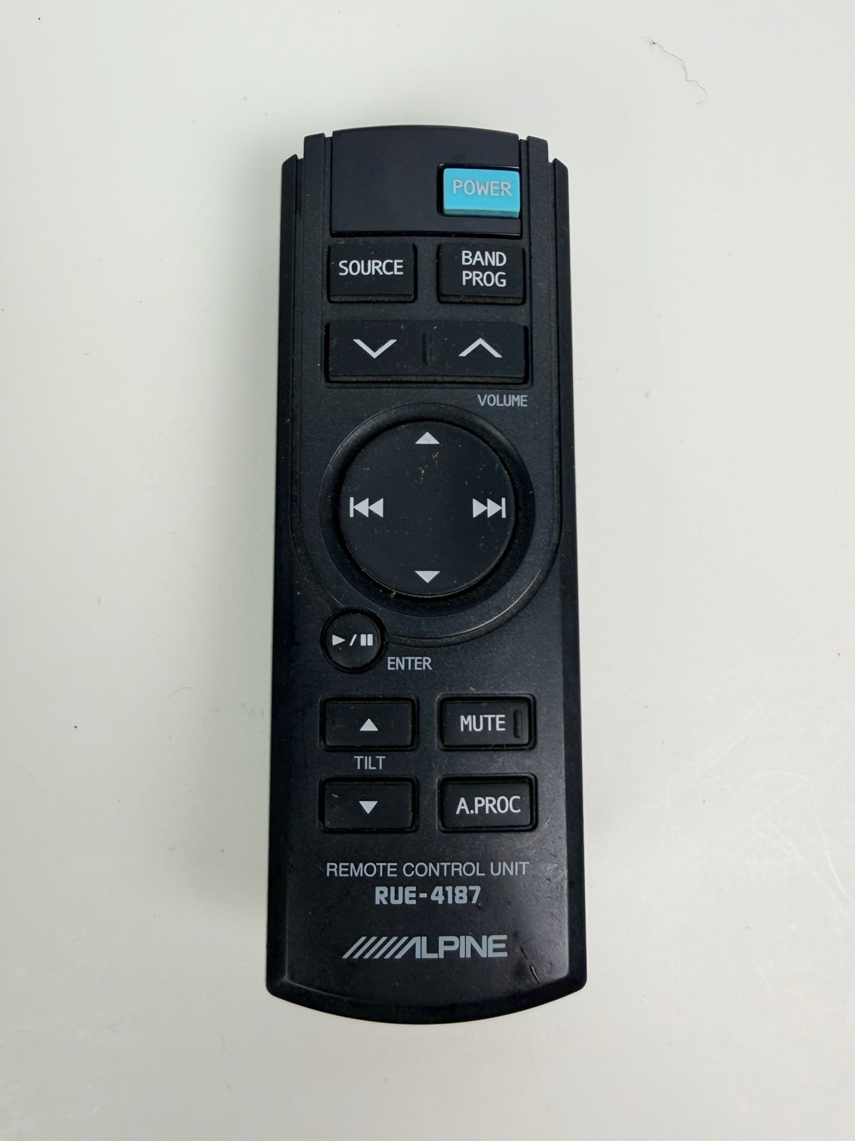 Alpine UTE-73BT Mechless Digital Media Receiver with BT Wireless Technology