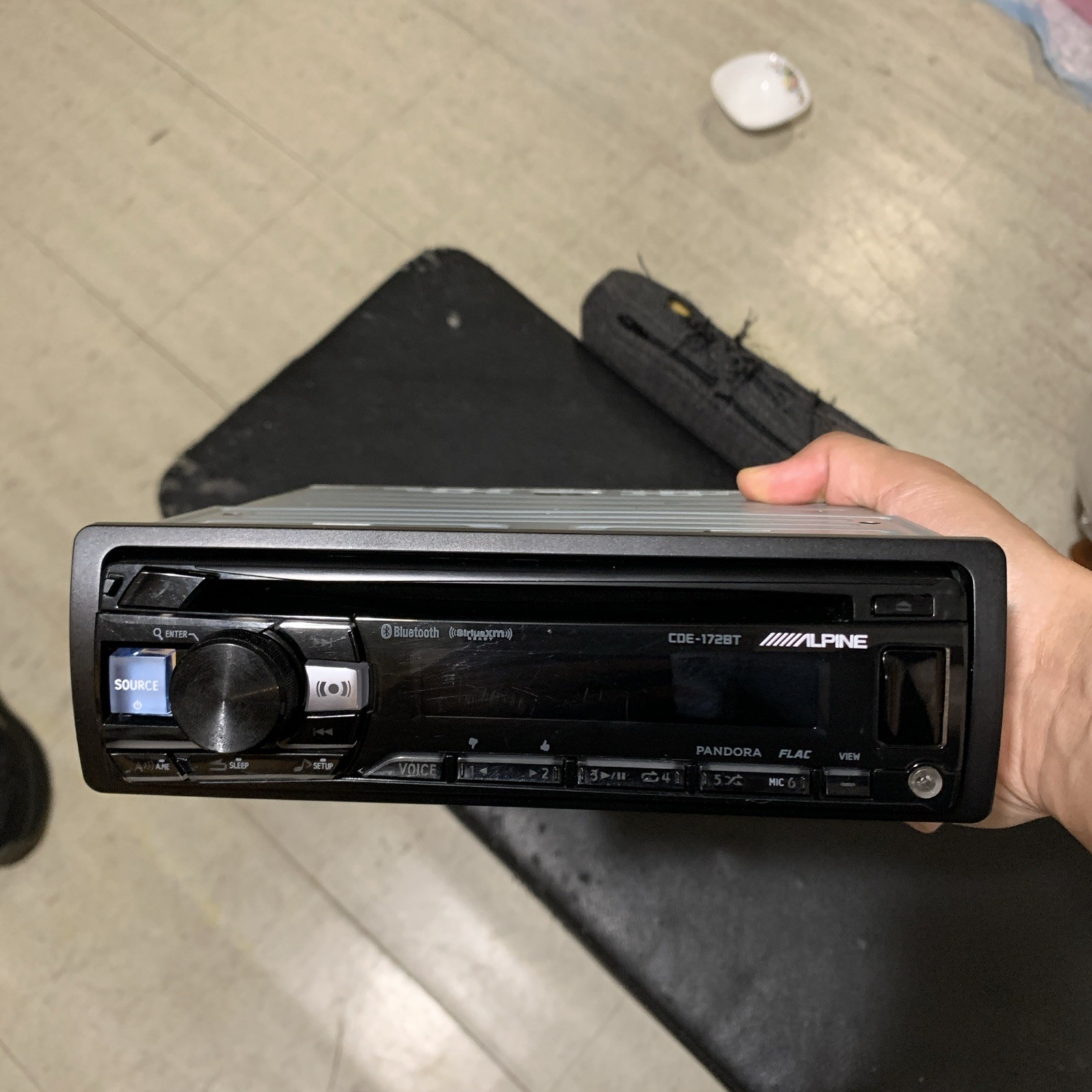 Alpine CDE-172BT Car Stereo