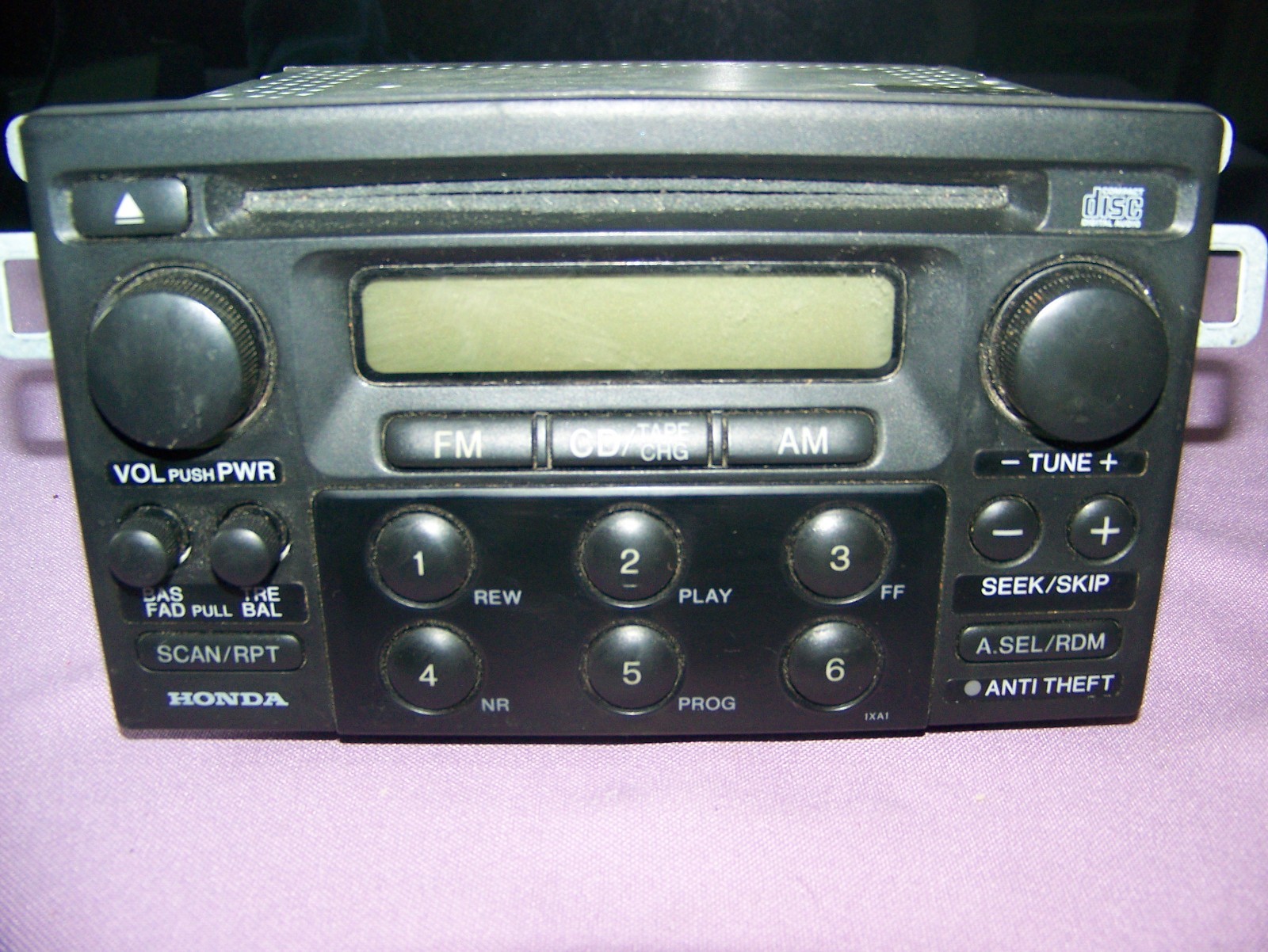 Honda ACCORD AM/FM/CD Radio, MODEL 39100-S84 A210 UNTESTED