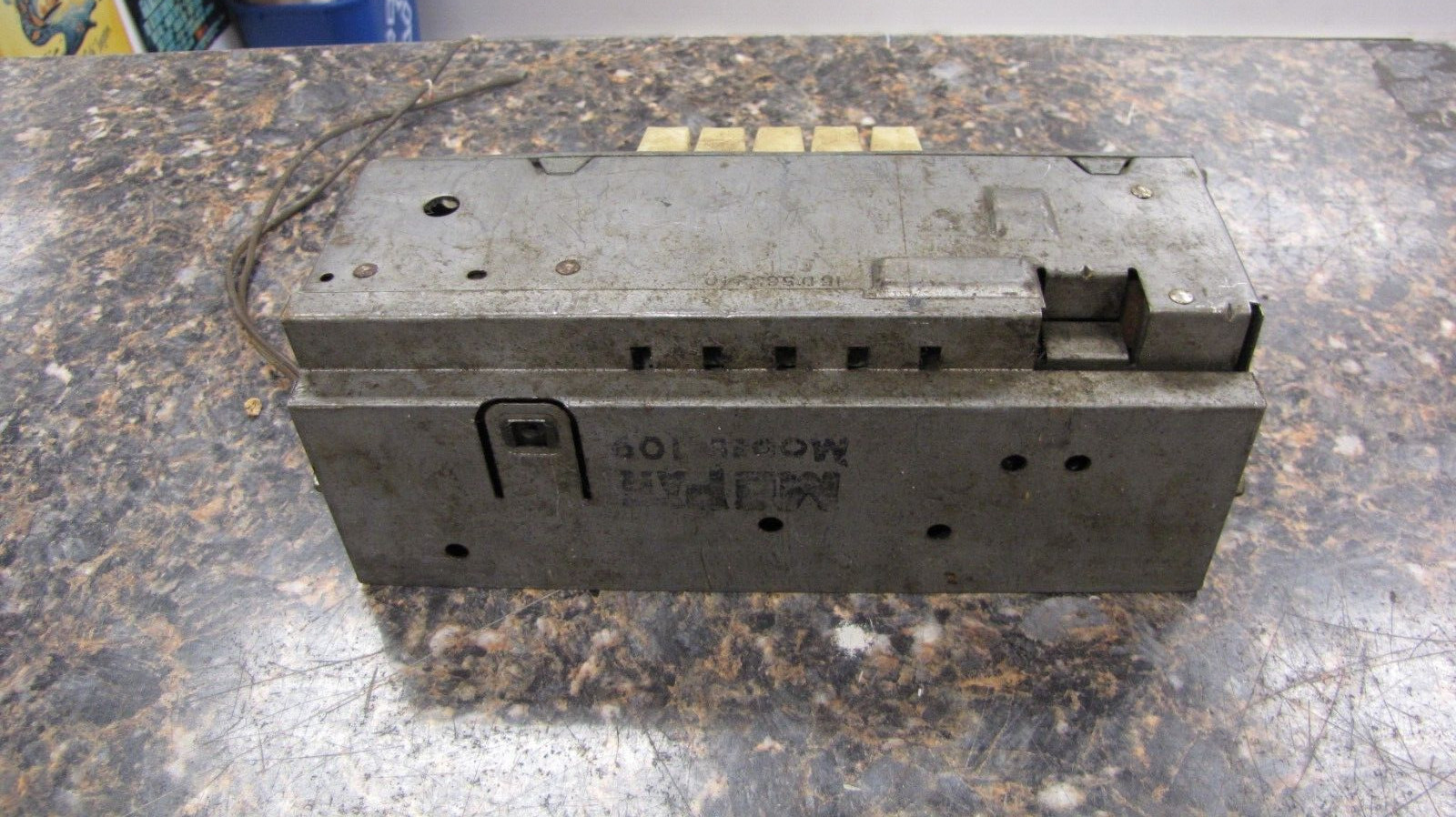 Vintage 1960-1961 Mopar 109 Car Radio – BN66