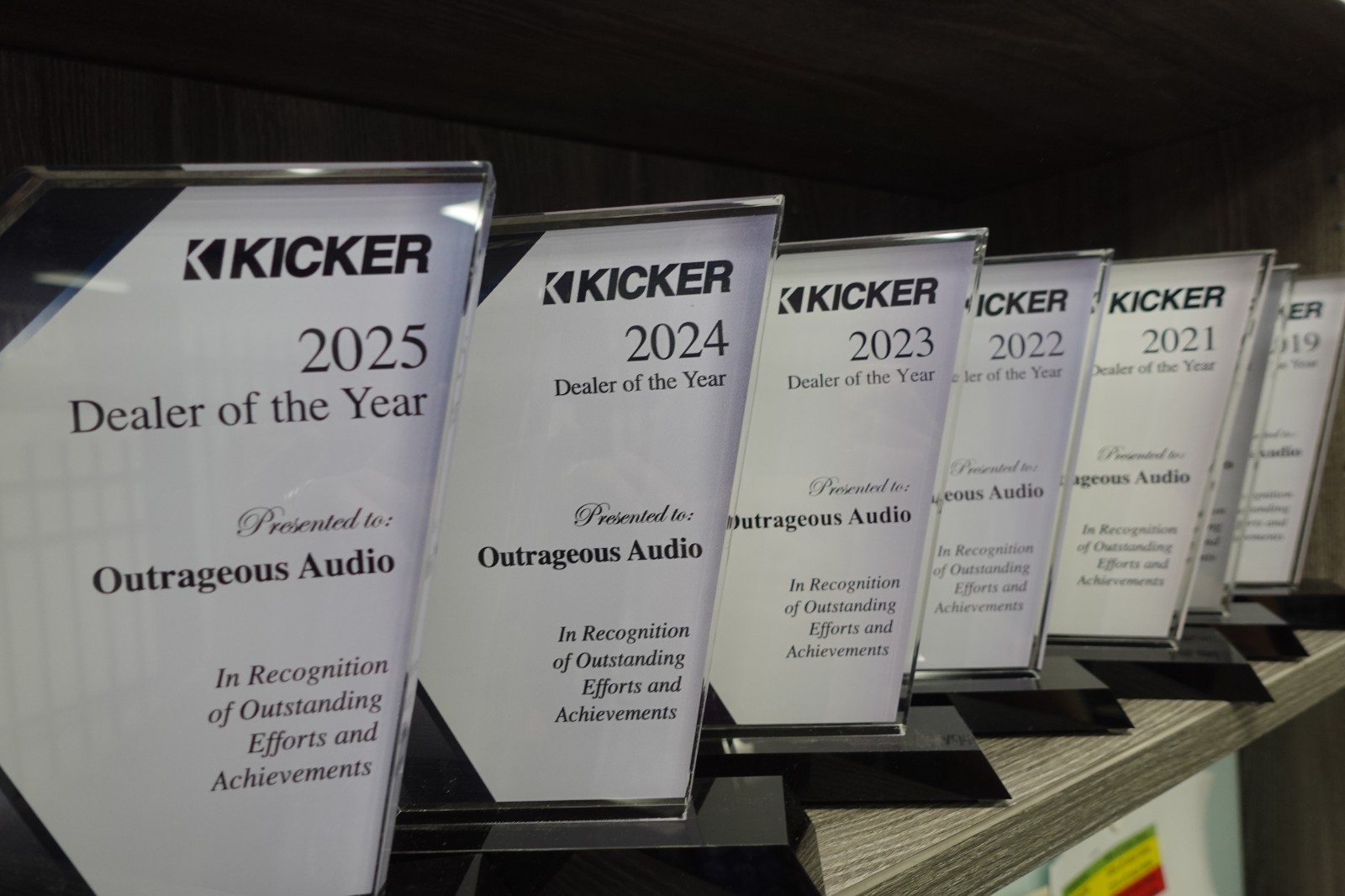 Kicker KMC4 MARINE BOAT AM/FM Stereo Media Center Bluetooth (46KMC4) 2 ZONE