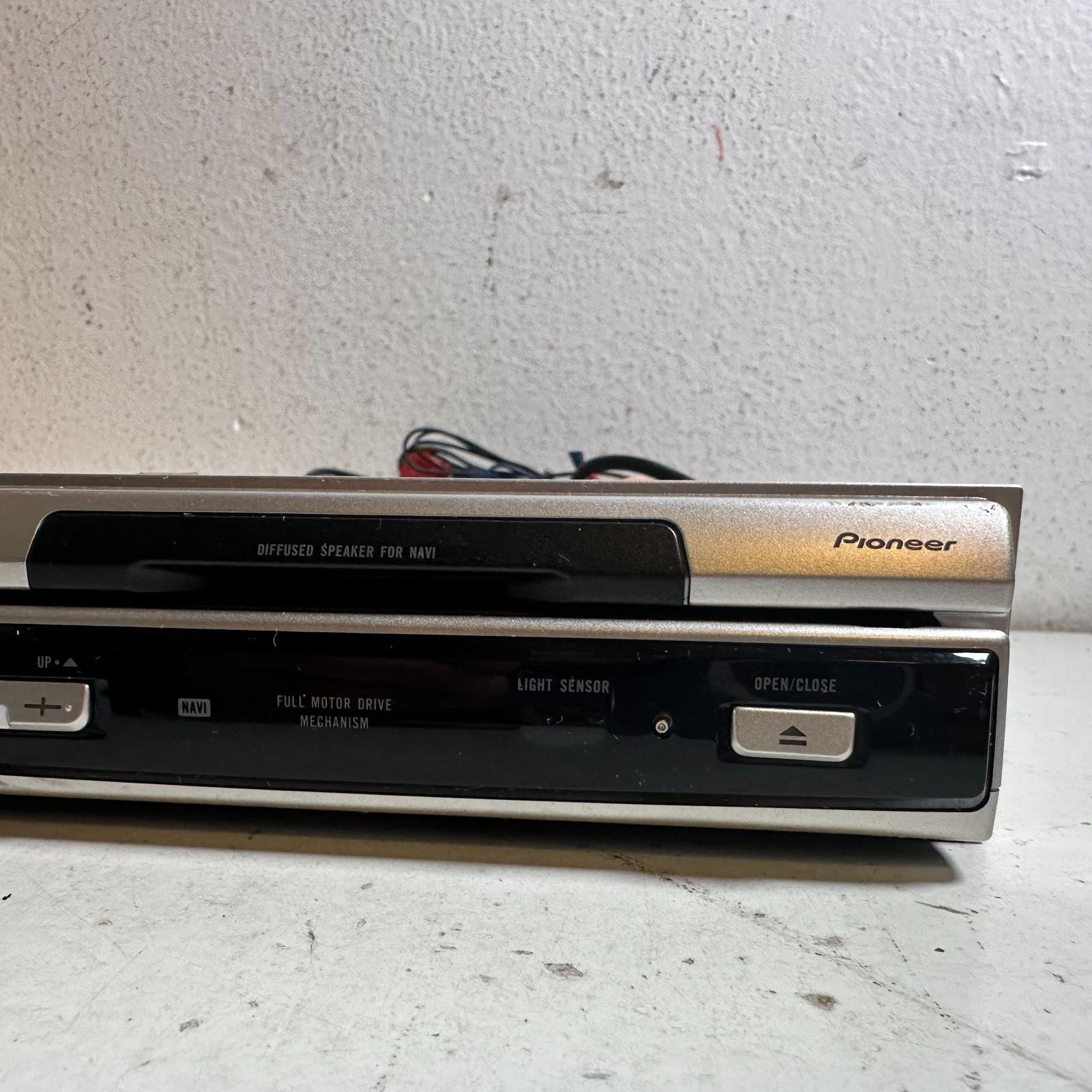 Pioneer Carrozzeria AVX-P7000W Silver 12V in-Dash Old School Car Monitor