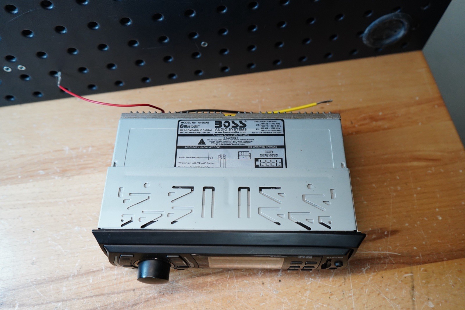 (O) Boss Audio Systems Model 616UAB MP3 Compatible Digital AM/FM Receiver, Black