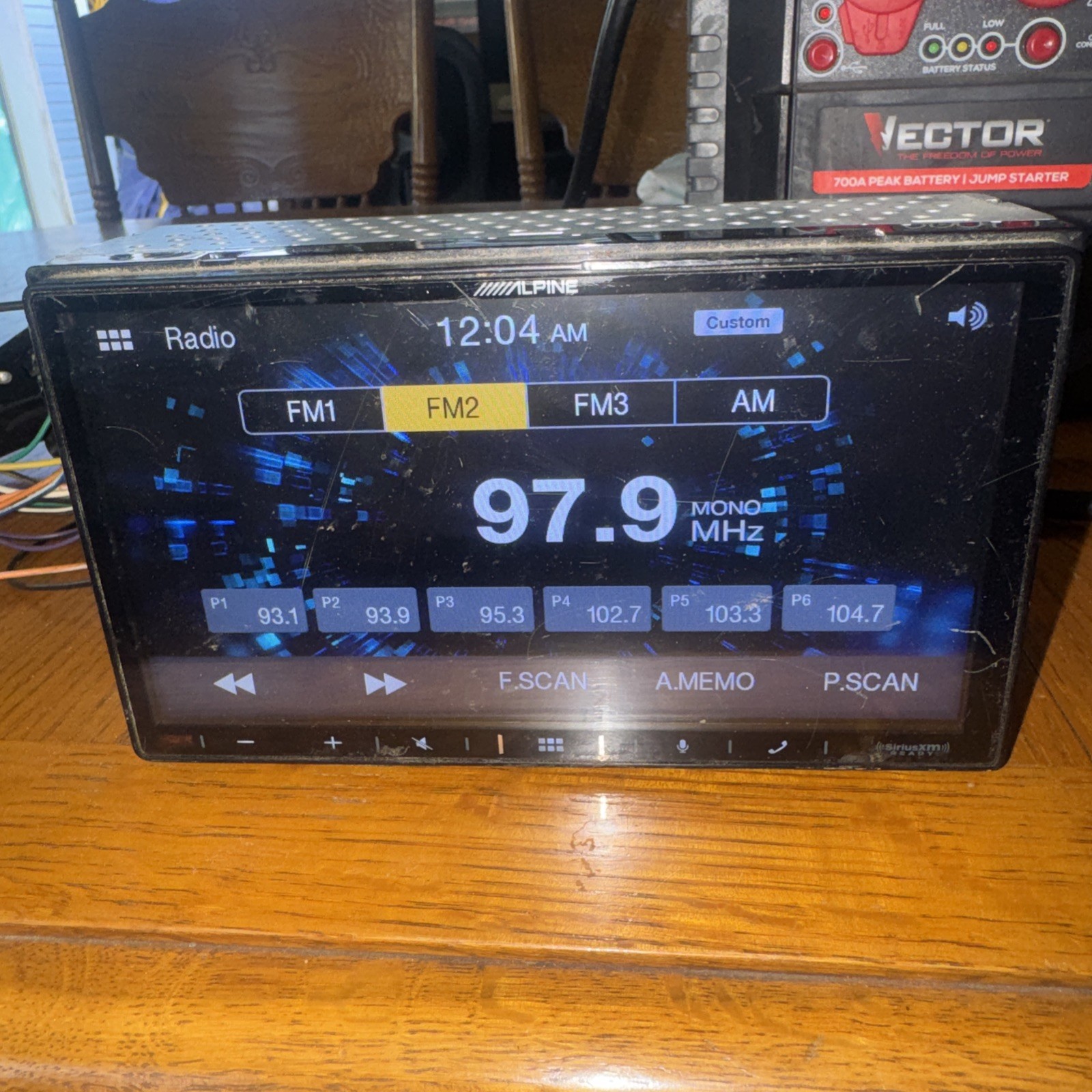 ALPINE ILX-W650 Bluetooth Car Audio Apple Android Play Radio Usb