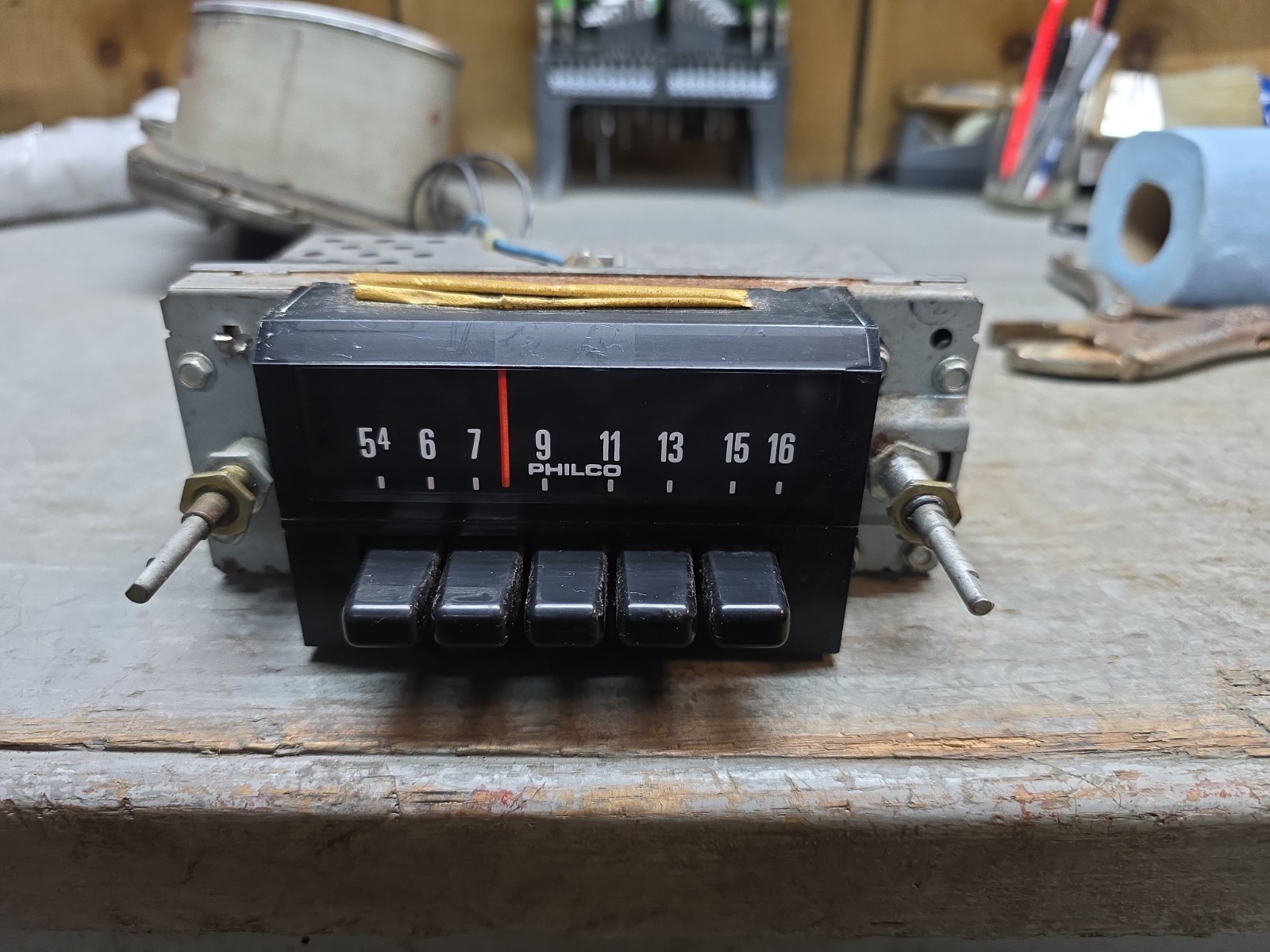 Ford AM Car Radio 12V NEG GND Philco D30A-18806