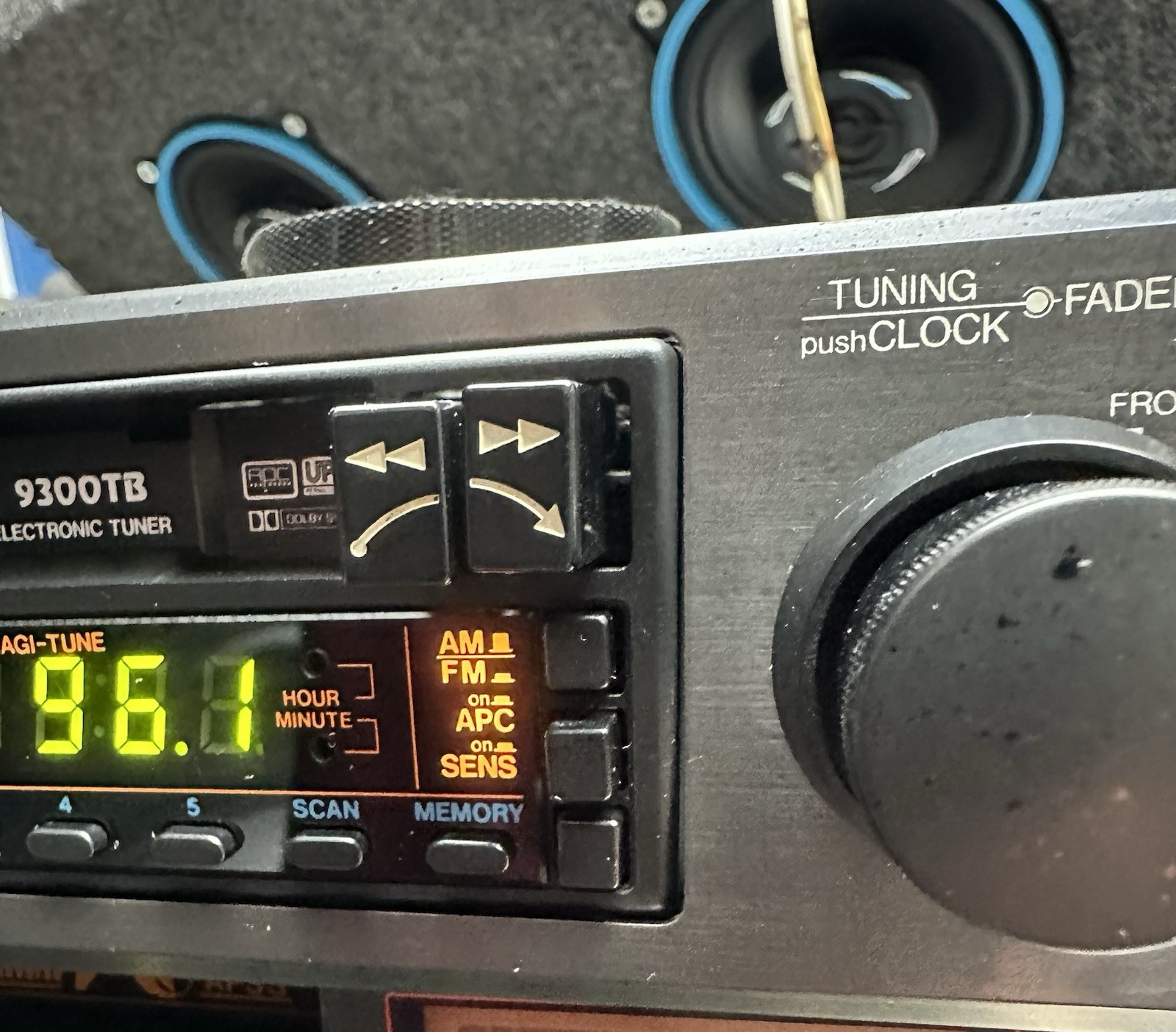 Clarion 9300TB Stereo And 400II Amp