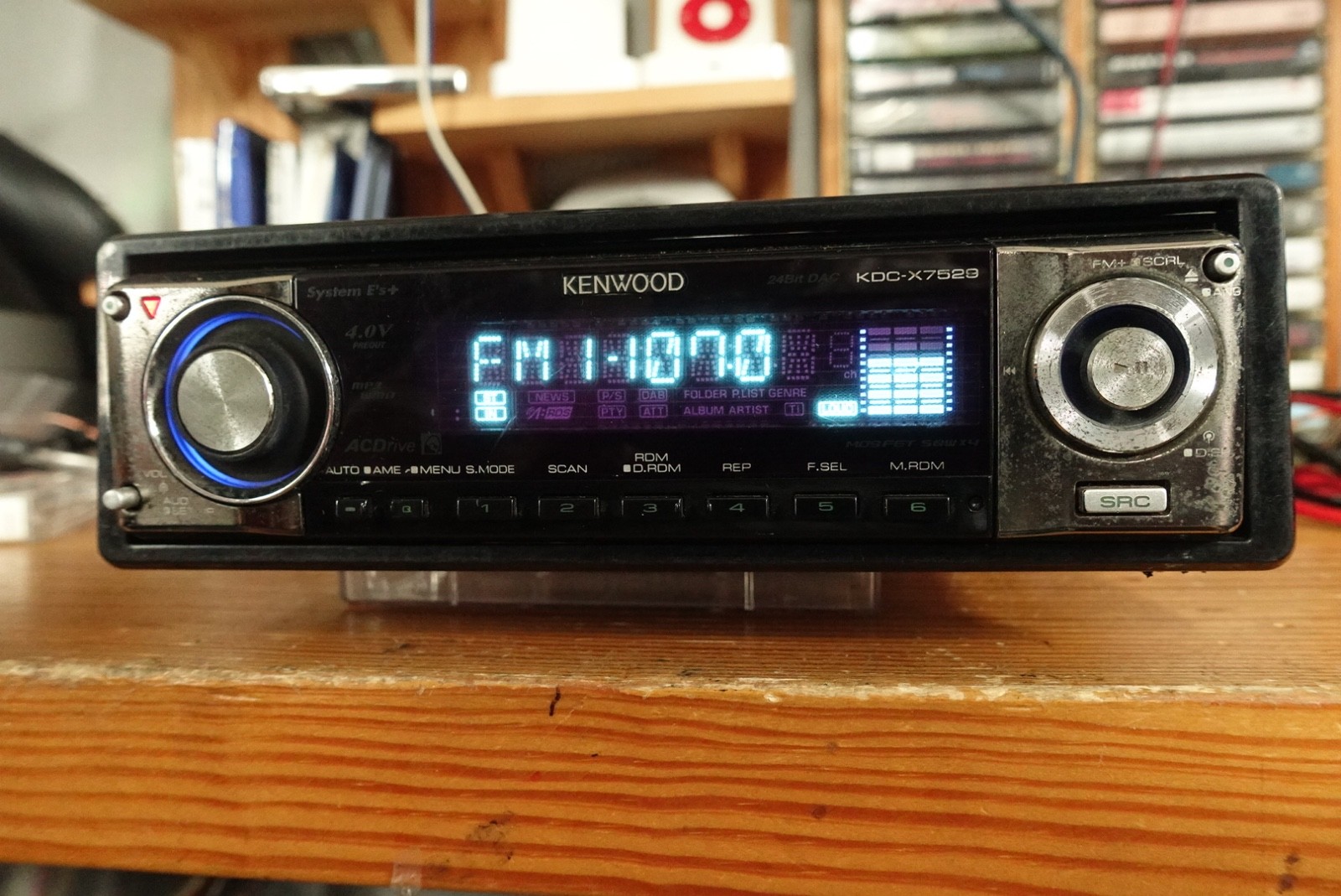 Kenwood KDC-X7529. CD/Fm108/Bluetooth player.