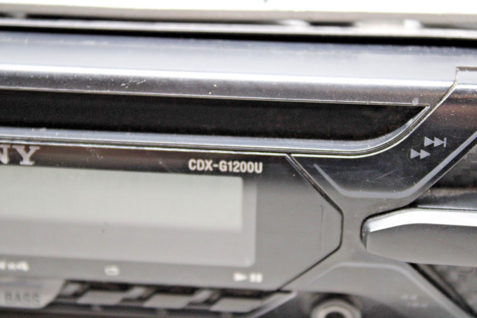 Sony CDX-G1200U CD Player Car Stereo iPhone Android MP3 USB Aux AM FM SW WORKS