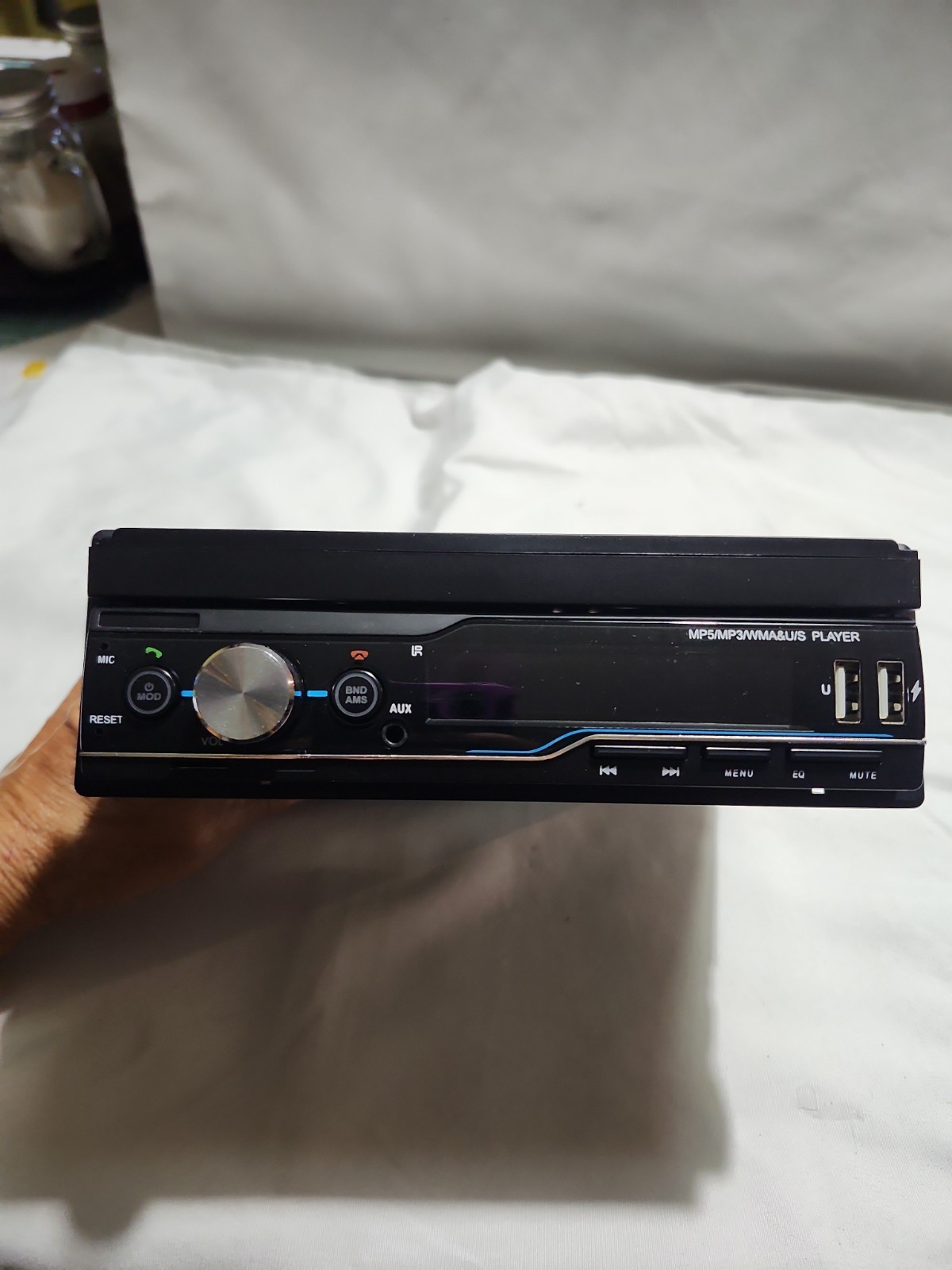 Single DIN Car MP5/MP3/WMA Multimedia Player with USB and AUX Inputs