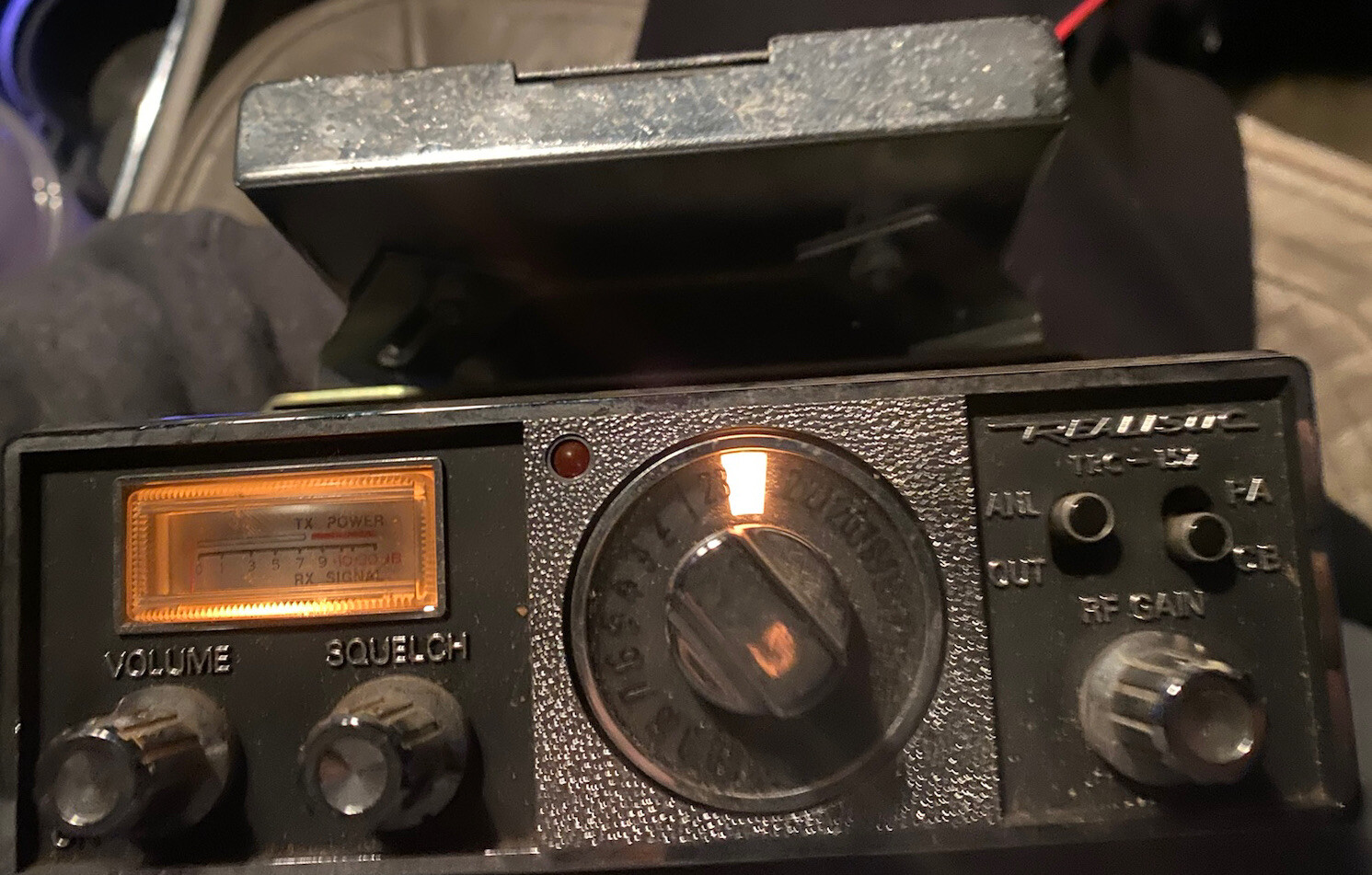 Vintage Realistic TRC-152 CB Radio- Radio Shack 23 “Works!!”