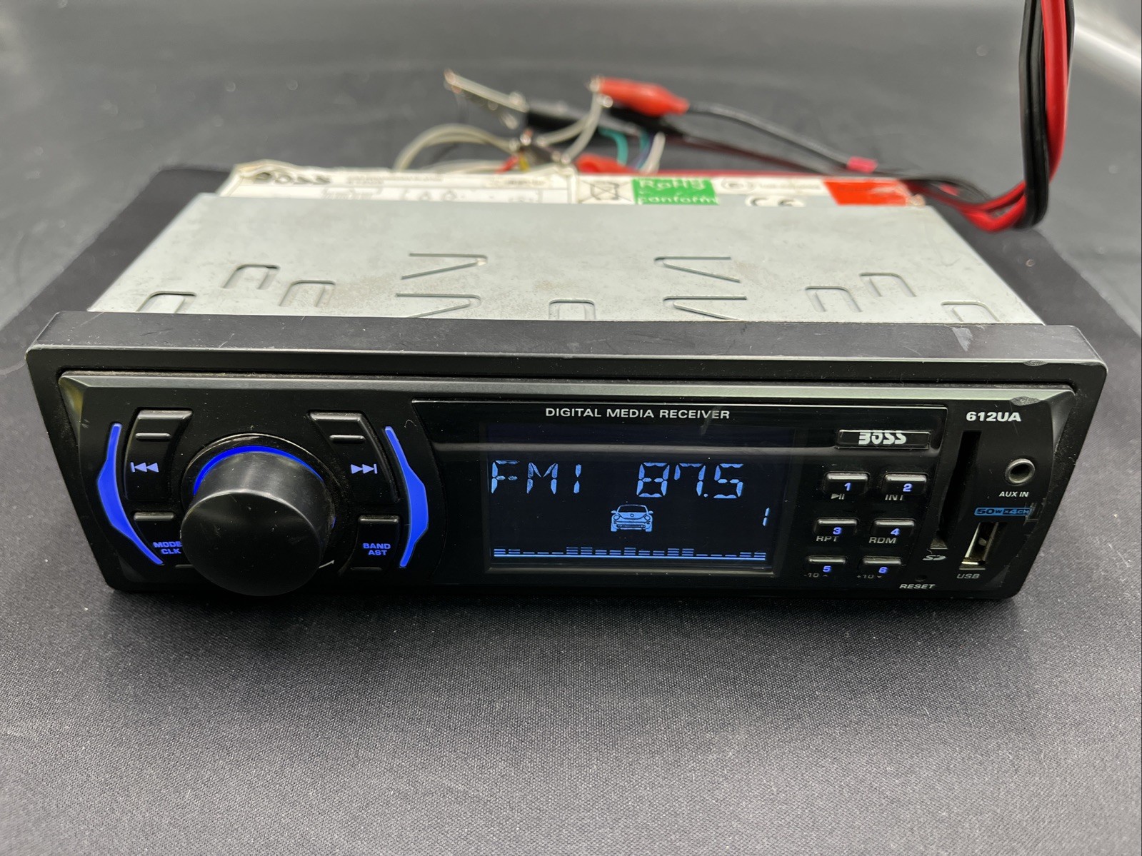 Boss 612UA MP3/Flash Card/Digital Media Receiver (No CD)/USB In DashReceiver