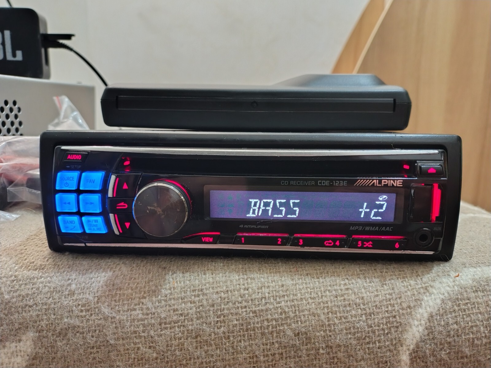 Alpine CDE-123E Car Stereo Mobile Media Receiver Fully Working Good Shape