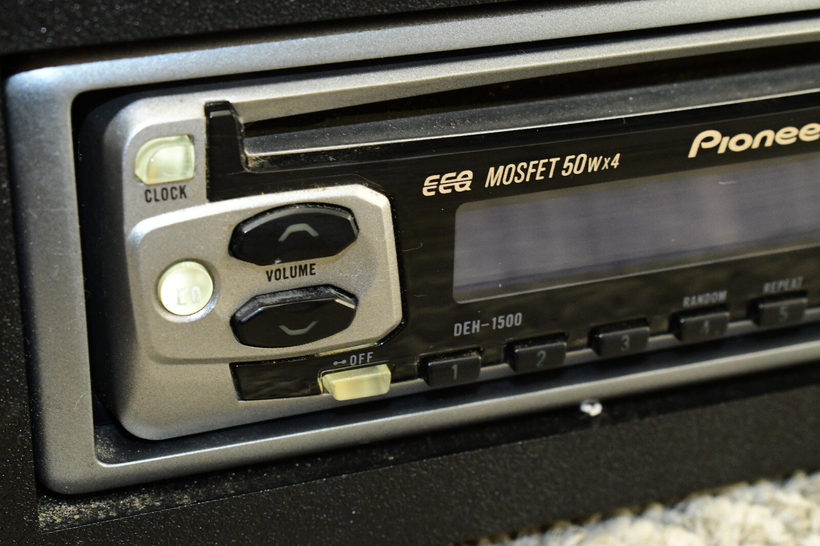 VINTAGE Pioneer DEH-1500 CD Player In Dash Receiver Mosfet ECQ Electronics Cars