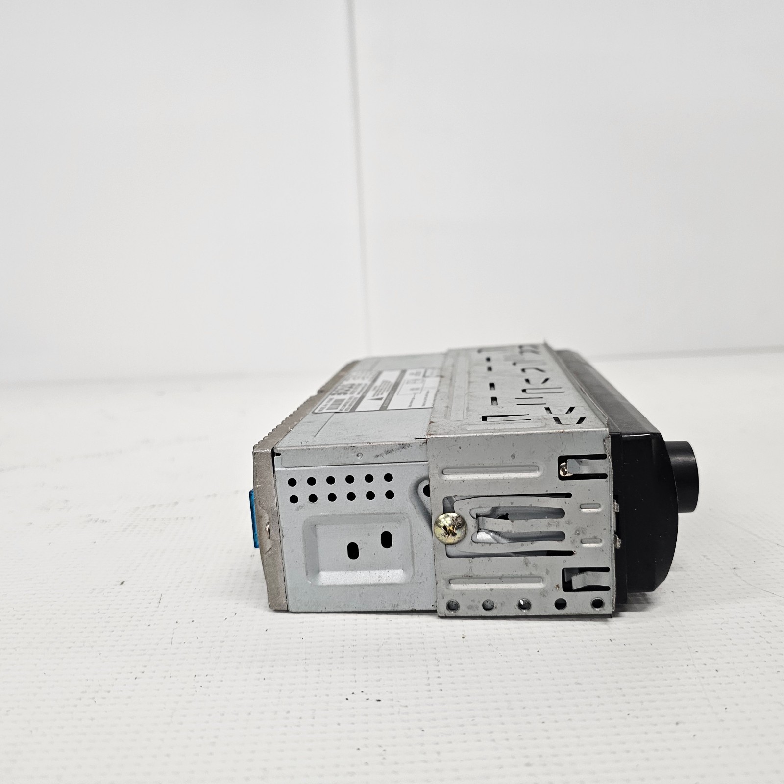 BOSS Audio 616UAB Car Mp3 Player AS-IS (NO Wire Harness)