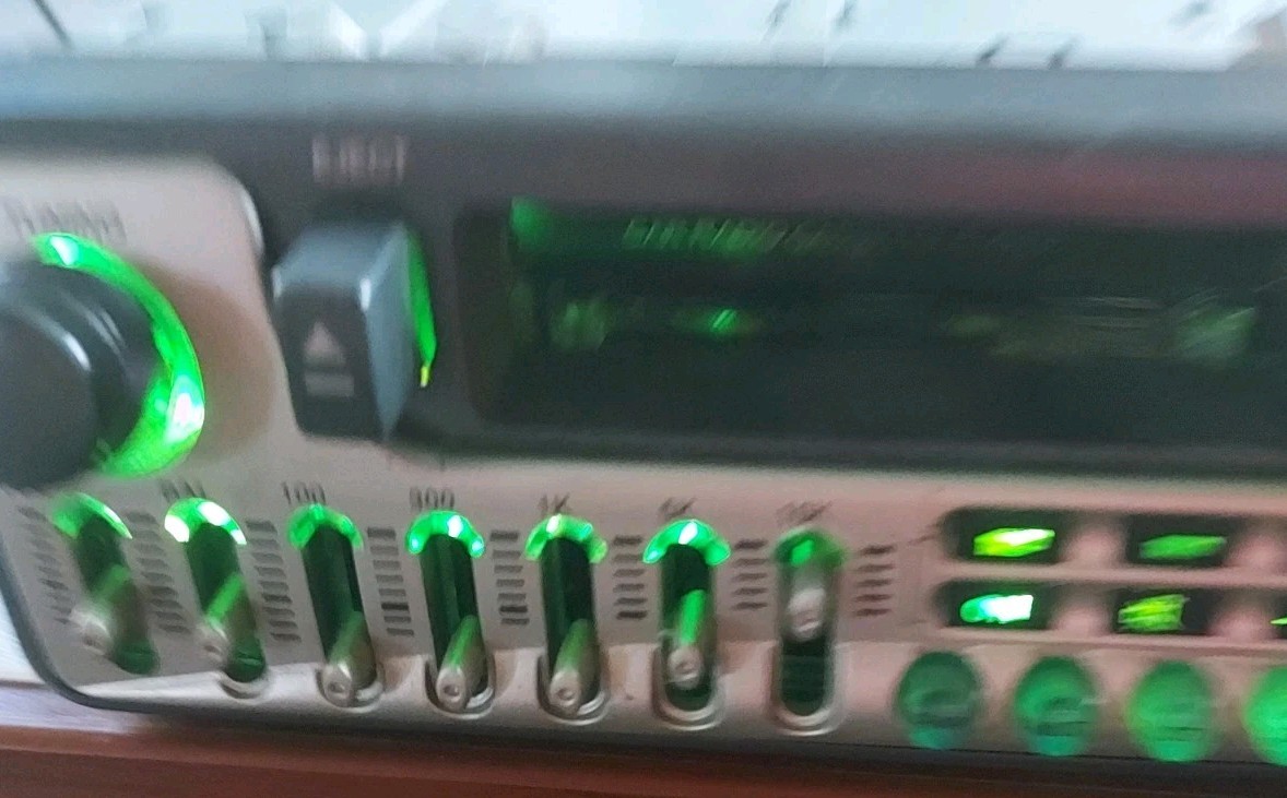 Supersonic Manual Tuning Stereo AM/FM.MPX PULL UP Radio Cassette Model SC-740.
