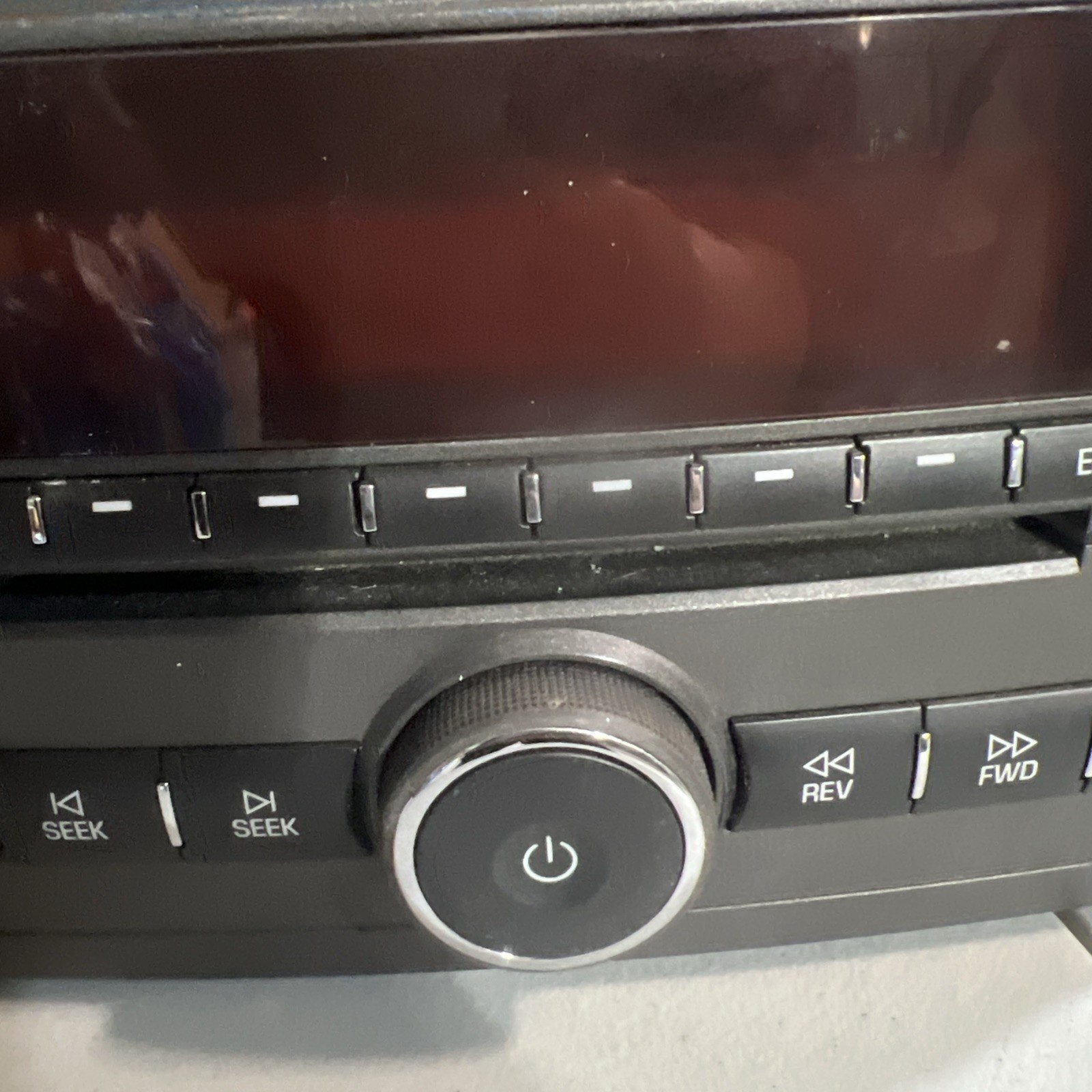 2007 Saturn Aura XR AM FM CD MP3 Car Radio Receiver
