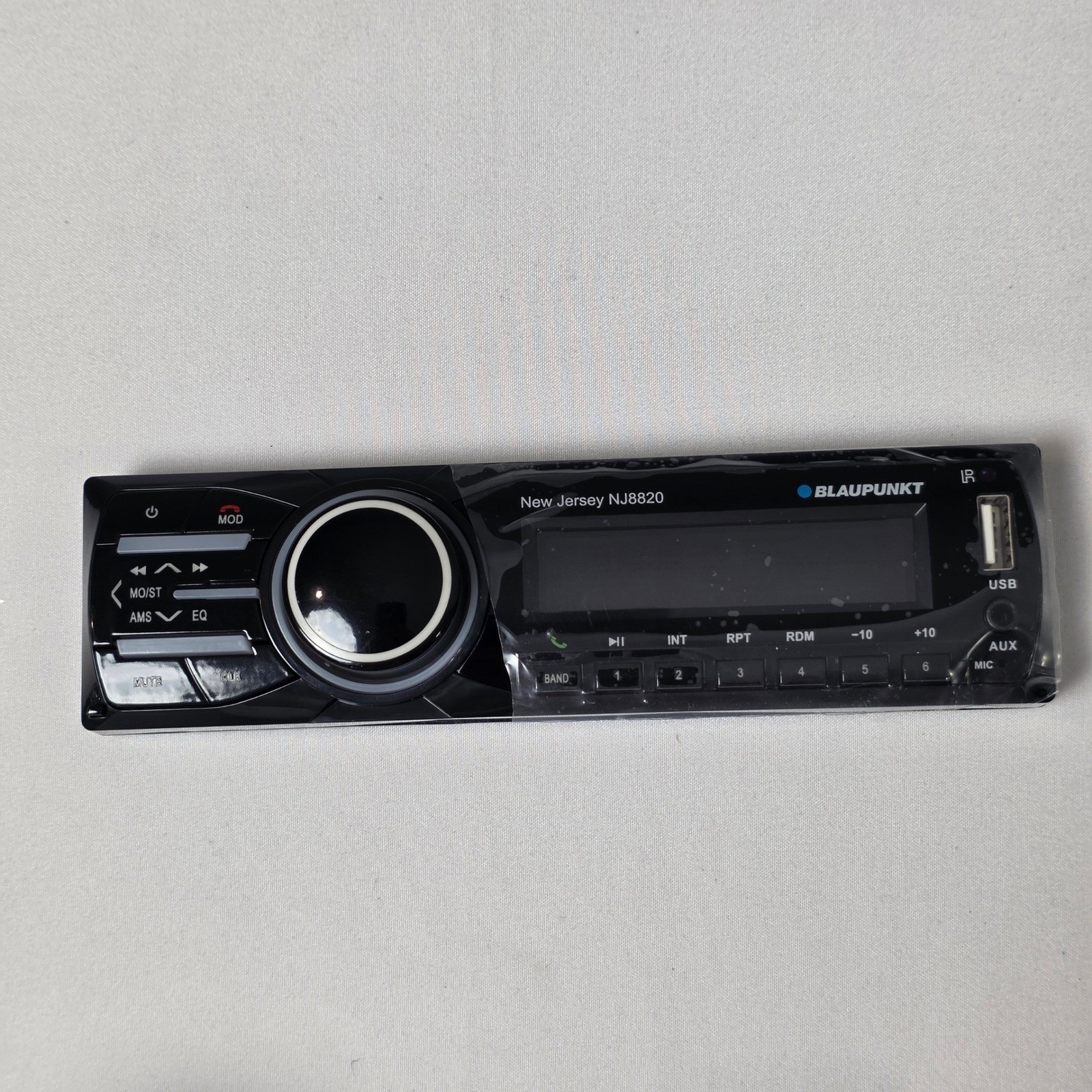 Blaupunkt New Jersey NJ8820 1/2 DIN MP3/FM Receiver USB AUX Remote Detach