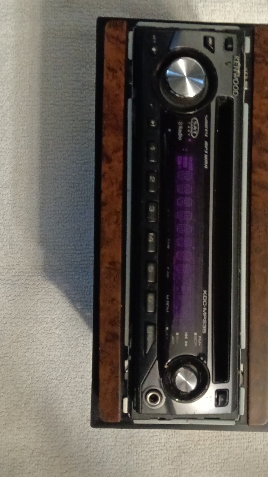 Kenwood KDC-MP235 1 DIN Car Radio Detachable Face Auxiliary Input