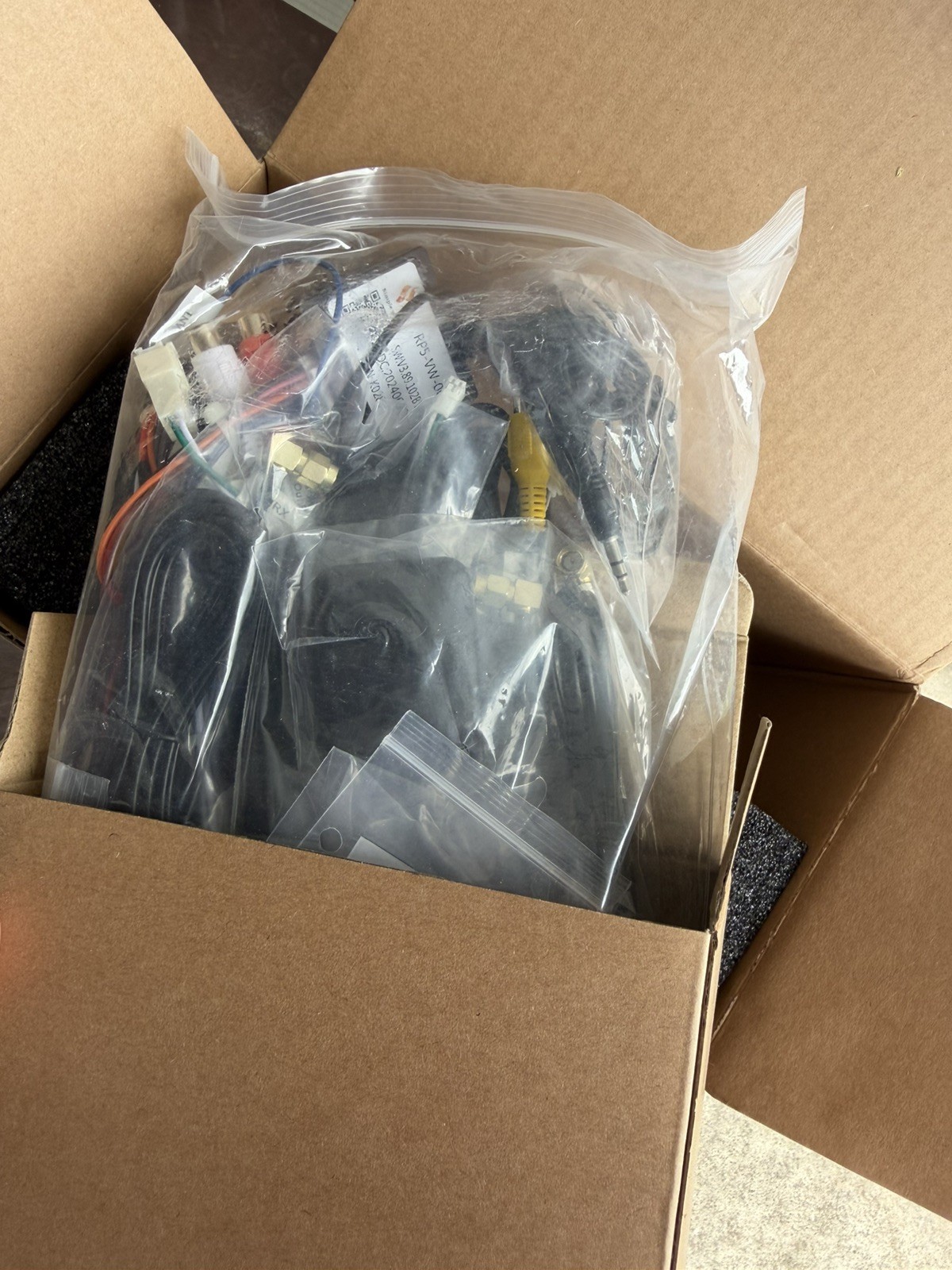 EONON VWA13 9″ In car Entertainment Car Stereo, 32gb