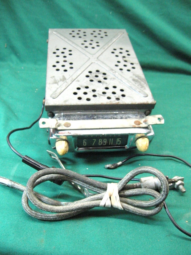 48 -50 ford mopar pontiac nash 54 chevy tk motorola 30937648 model 309 am radio