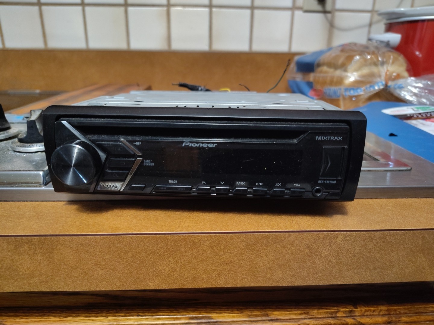 Pioneer DEH-S1010UB Mix Trax Car Radio AM FM CD AUX Untested