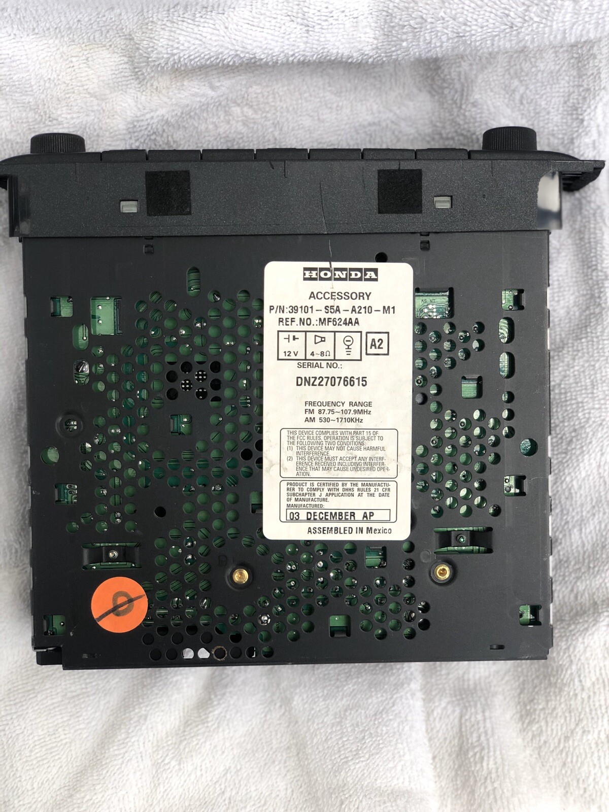 Honda Civic AM/FM Radio W/ CD Player 2001-2004. 39101-S5A-A210-M1
