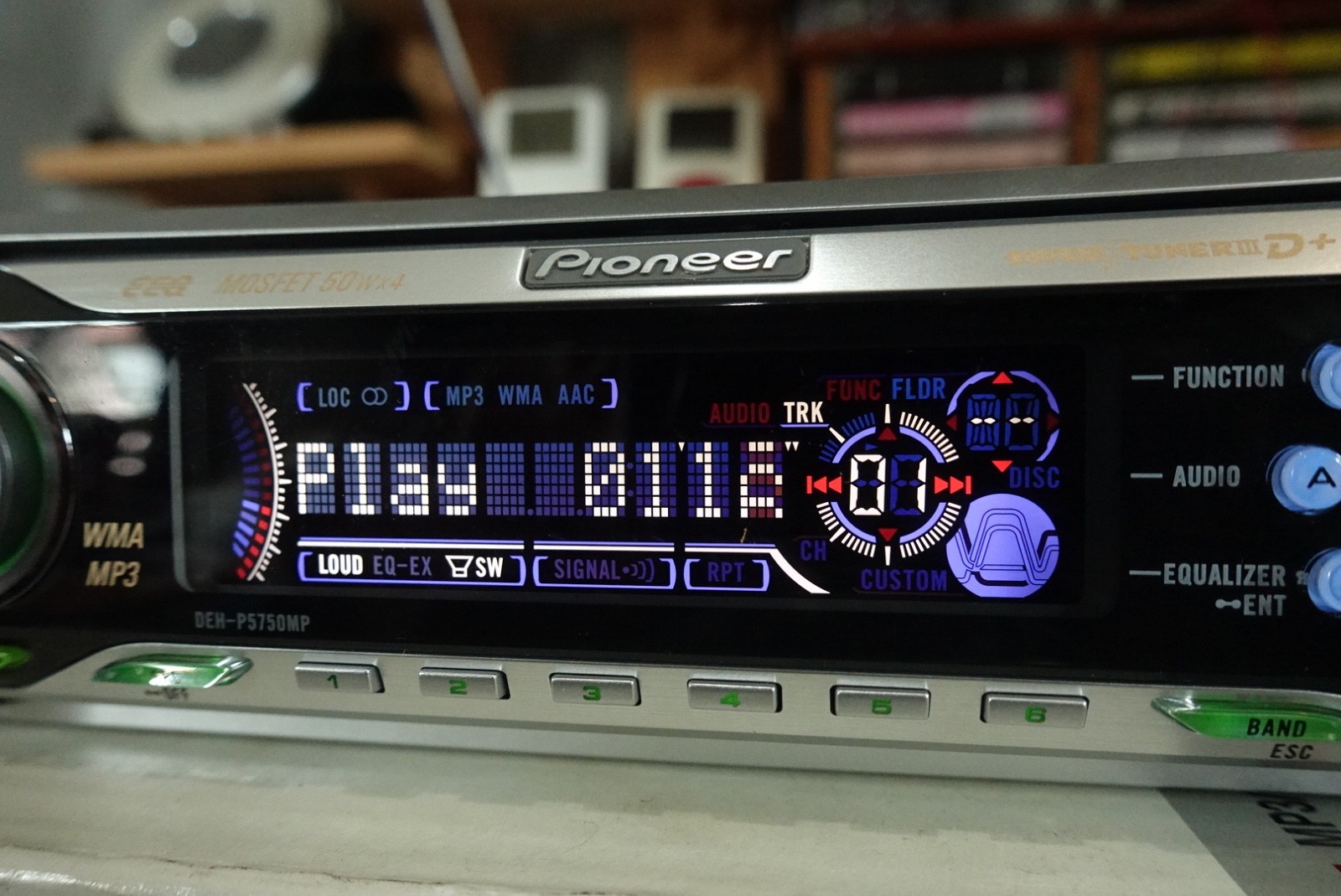 Pioneer DEH-P5750MP. CD/Fm/Aux. New With Open Box.