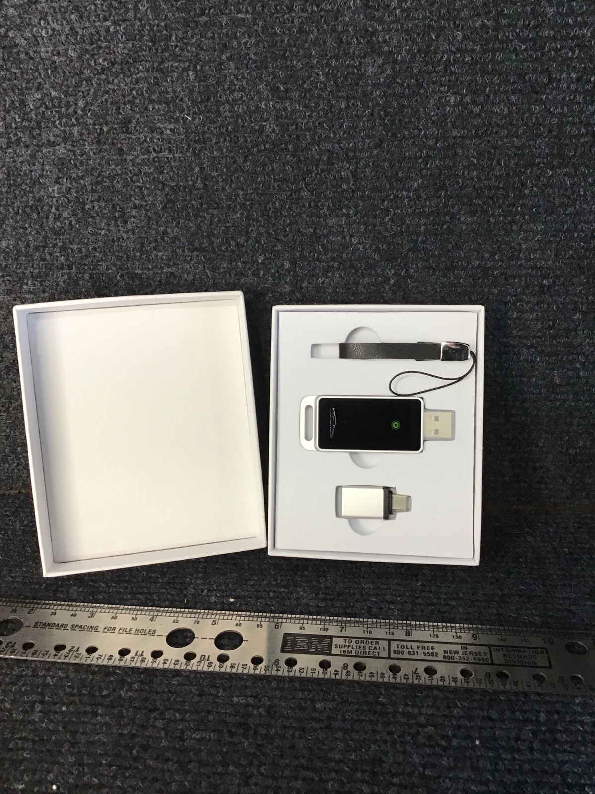 Wireless CarPlay BY967D Plug and Play No Latency Wired to Wireless 2.4 & 5.8GHZ