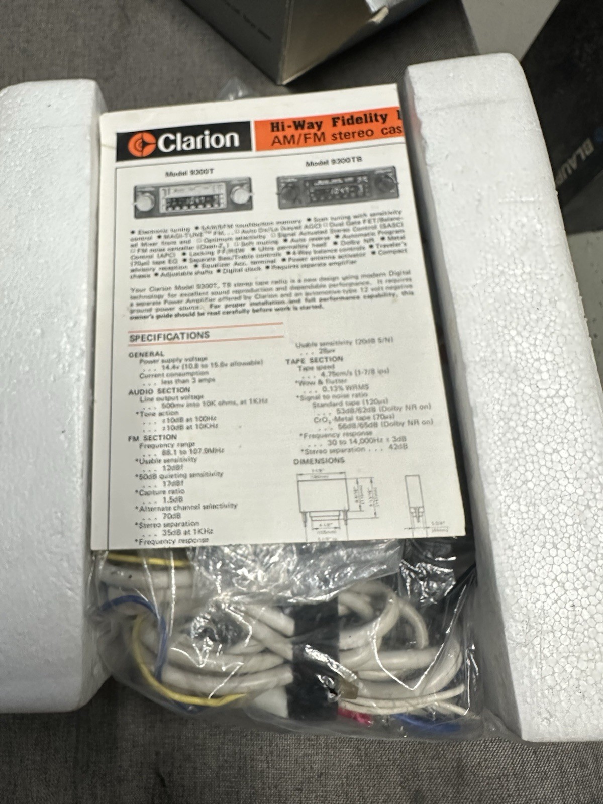Clarion 9300TB Stereo And 400II Amp